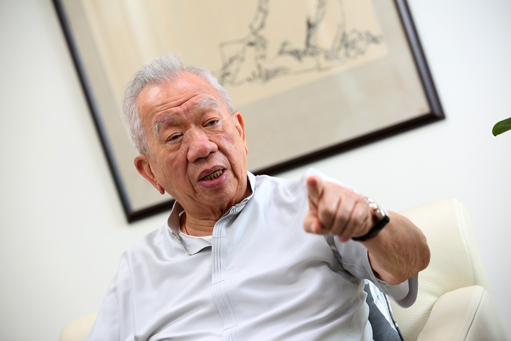 永豐餘大股東何政廷接受專訪時，講到氣頭上，連要賣股的念頭都有。