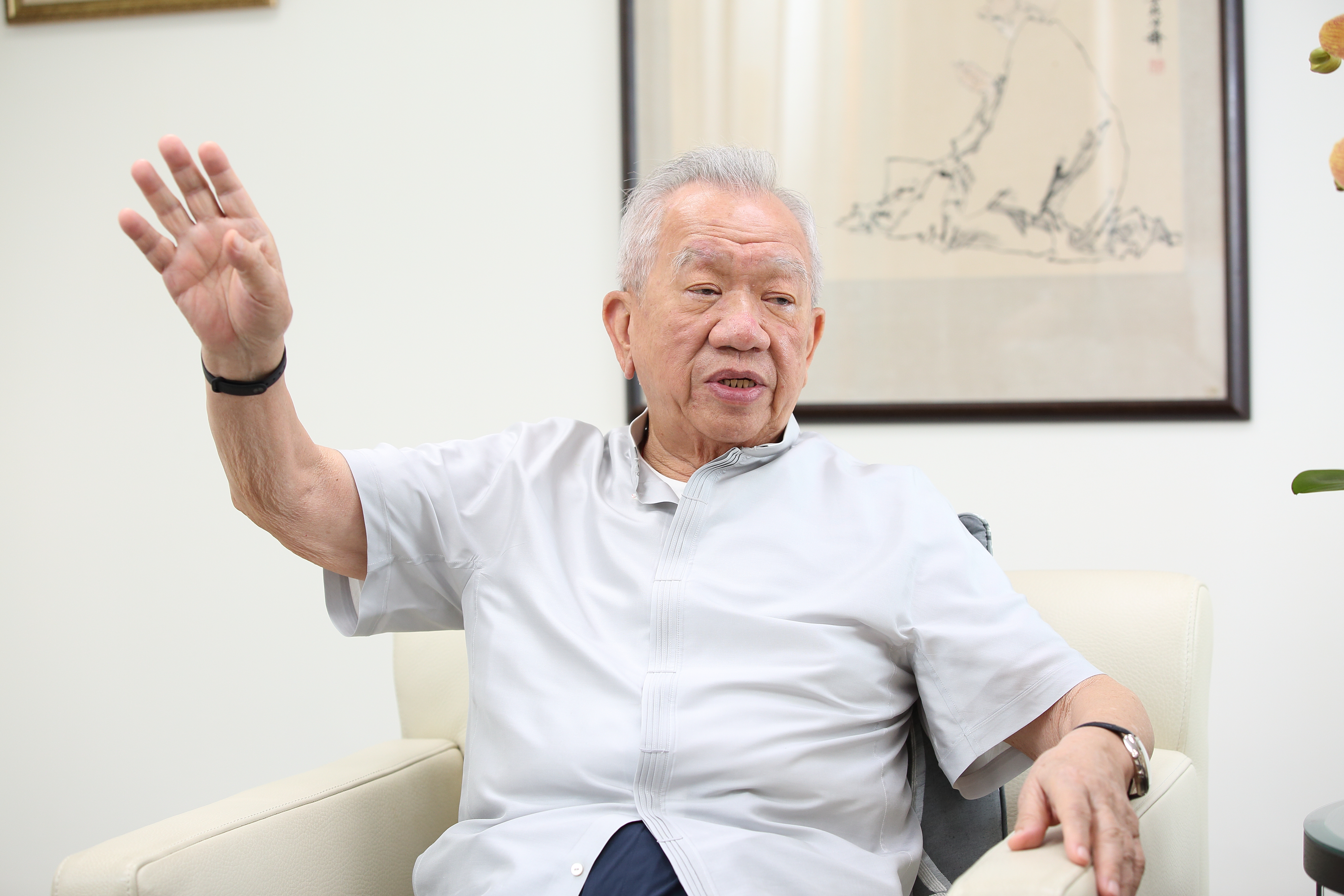 鼎興案爆發後，讓向來低調的何政廷，首度面對媒體開口。