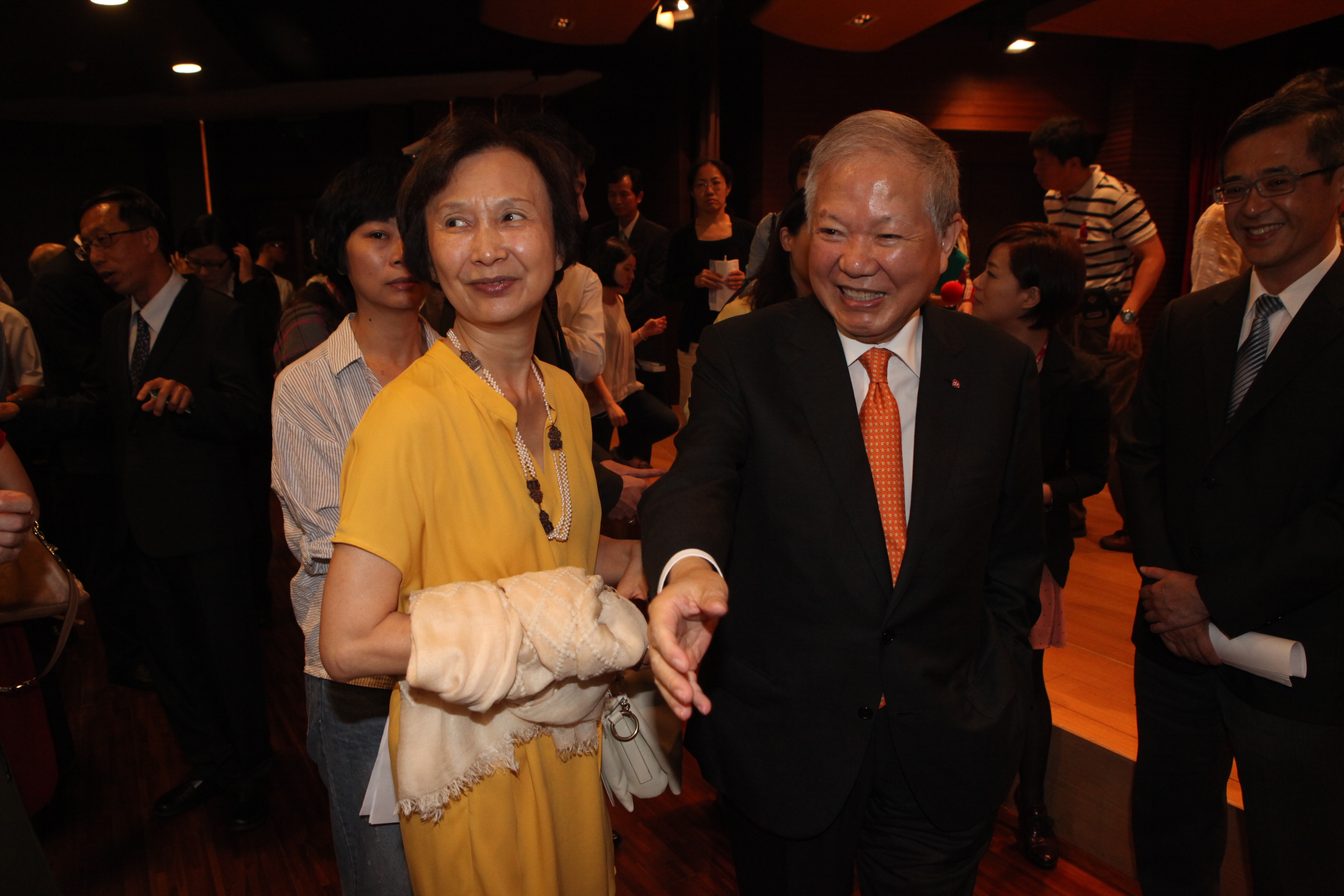 何壽川和張杏如對媳婦的態度，也被何政廷批評。