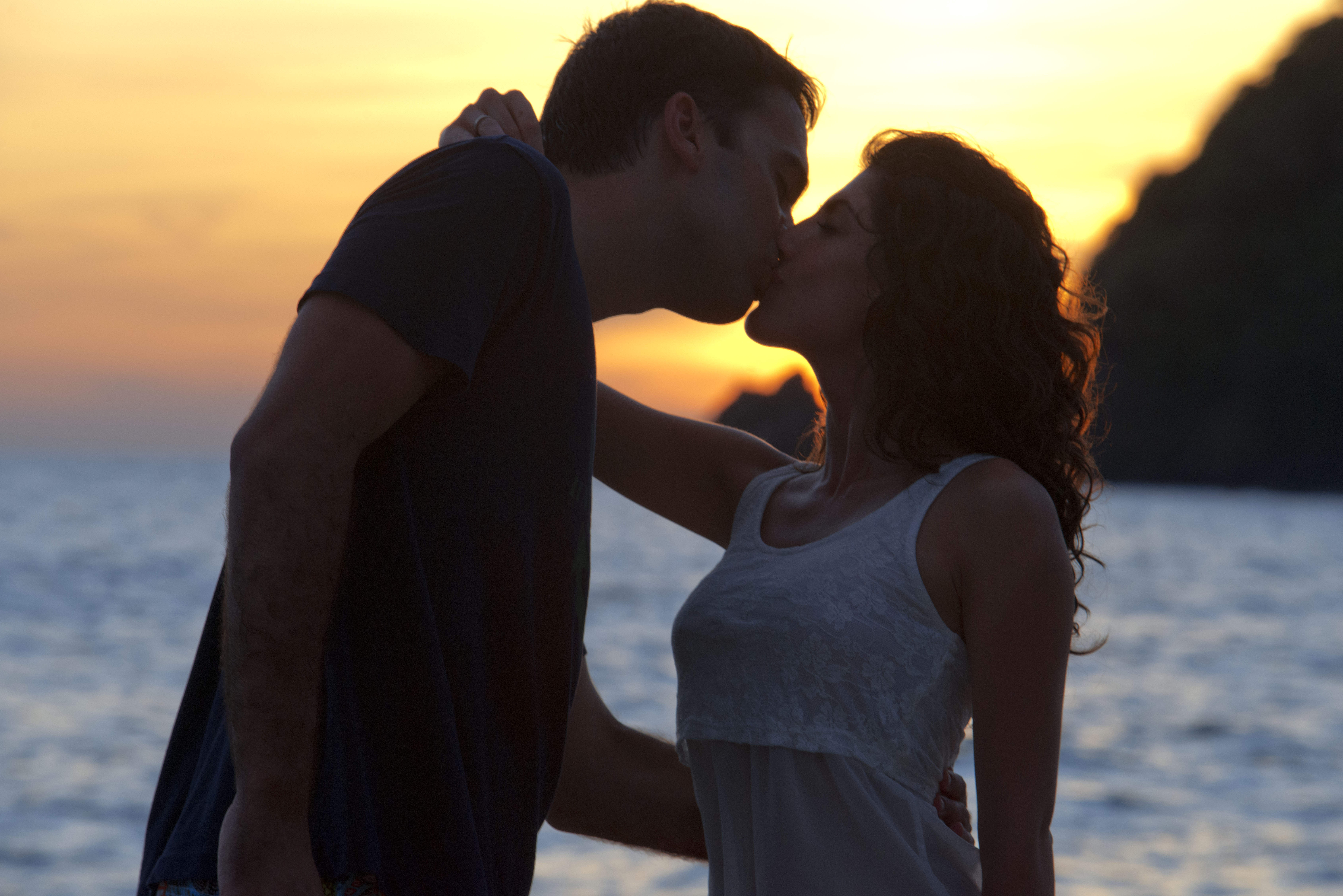 日交友網站「Waku Waku Communications」對30歲女性，以「心中理想的邂逅」做了調查。（圖：東方IC）