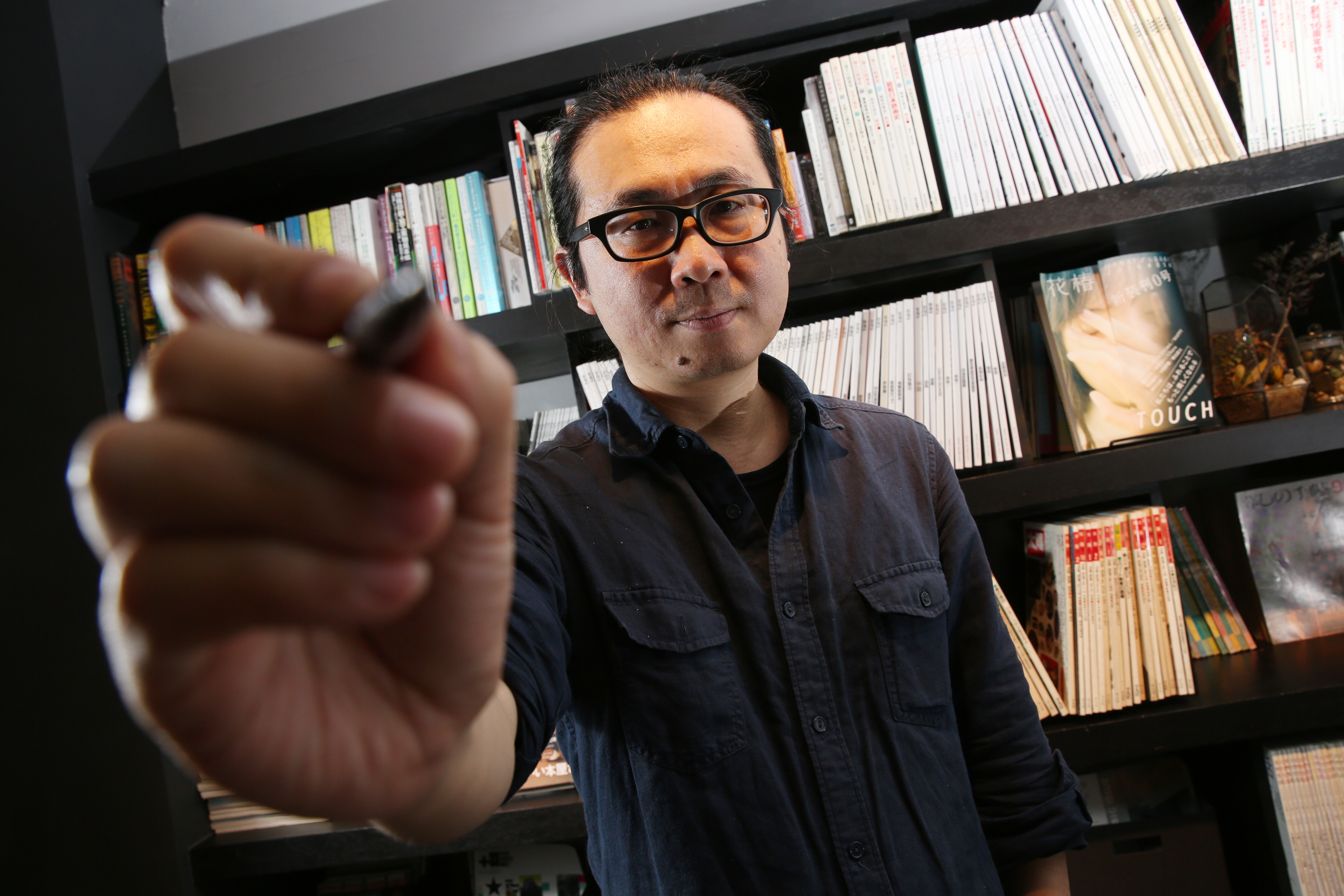 阮光民看似搞笑，內在壓抑又感性。   