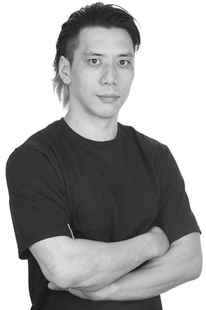 吉野和剛為知名特技演員,10號傳出墜落意外。
