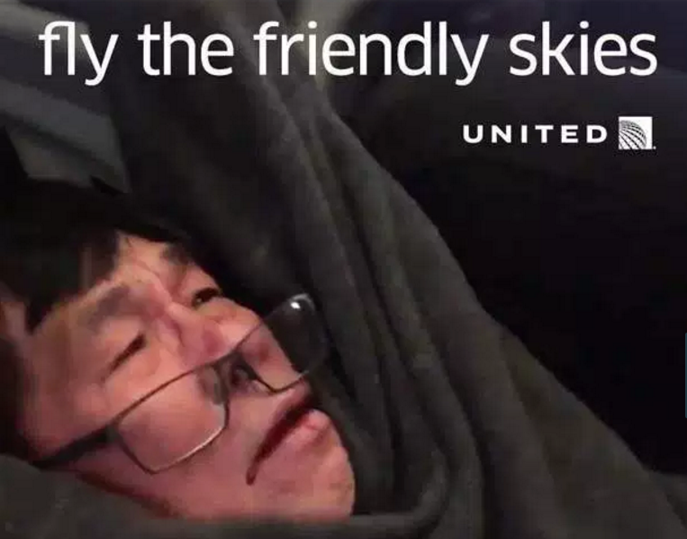 聯航惡拖旅客事件後，網路出現爆量搞笑梗圖。受害旅客的照片搭上聯航宣傳標語「飛向友善的天空」，十足反諷。