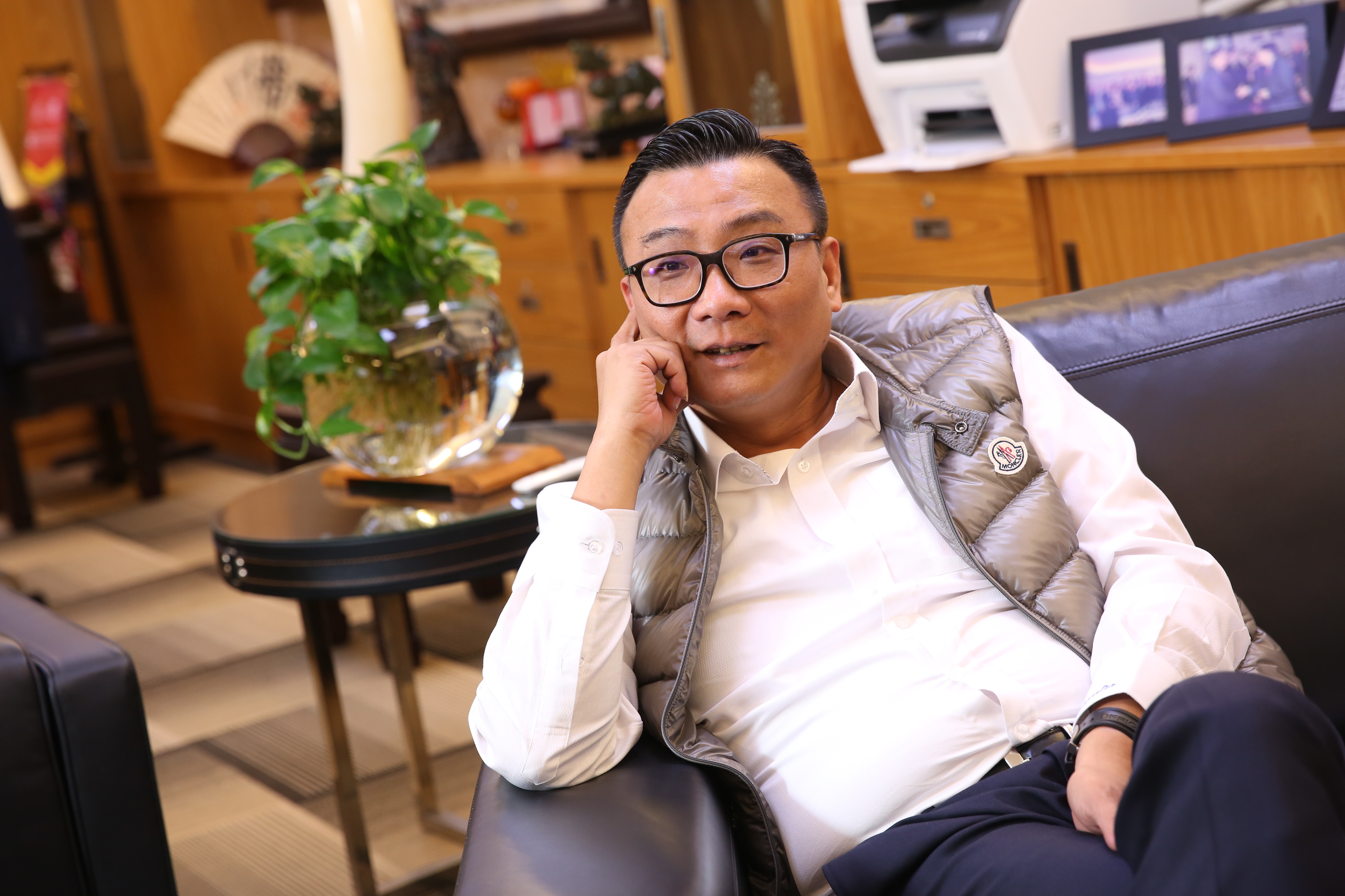 聯發國際餐飲董事長鄭凱隆回想當時創業，太太無條件支持自己從華視FD（現場指導）轉行，心中充滿感謝。