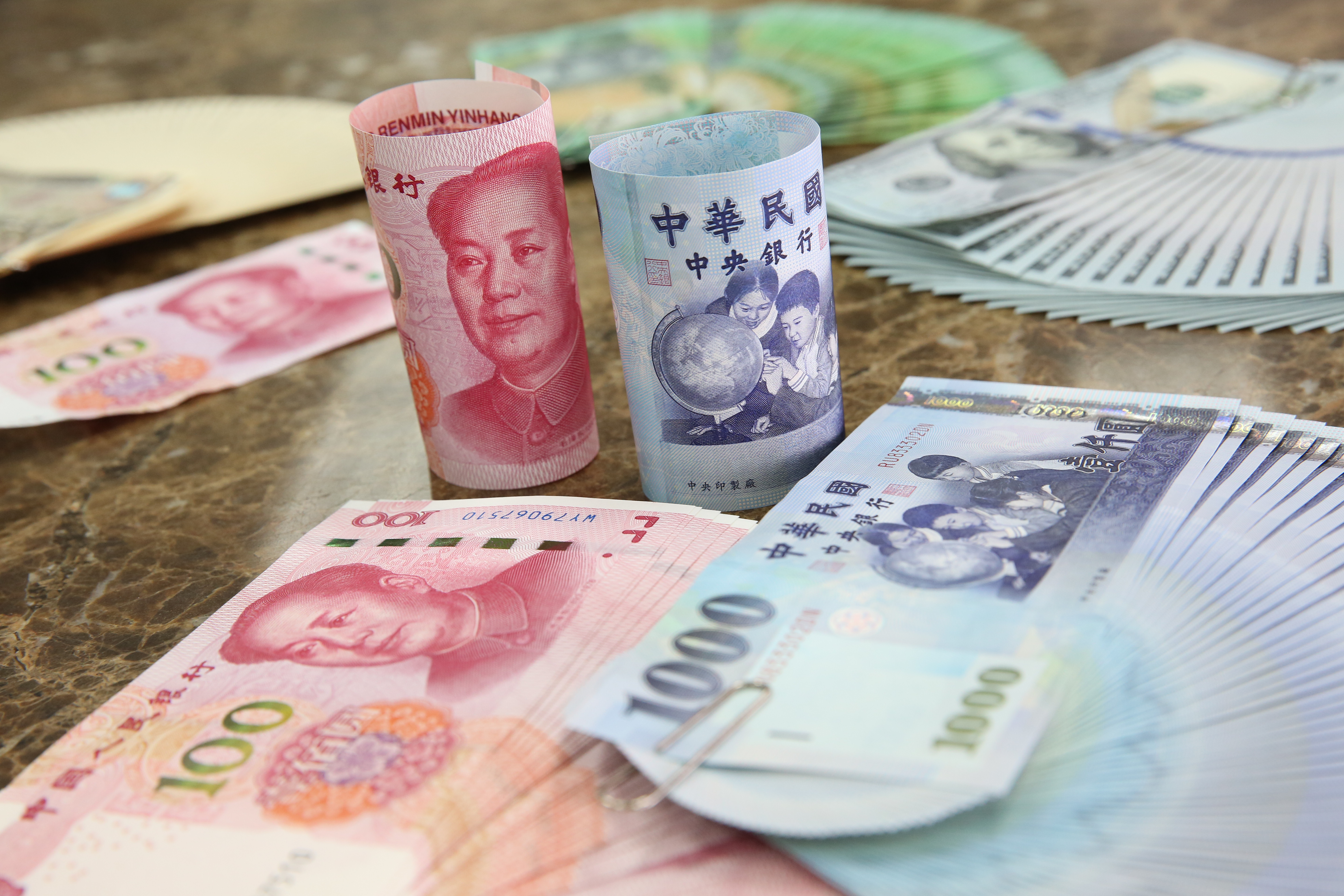 外匯投資的主要方式有3類，民眾可選擇最適合自己的商品，但一定要留意匯兌風險。