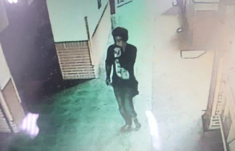 吸膠男子恍神出沒校園，疑伺機猥褻學生。