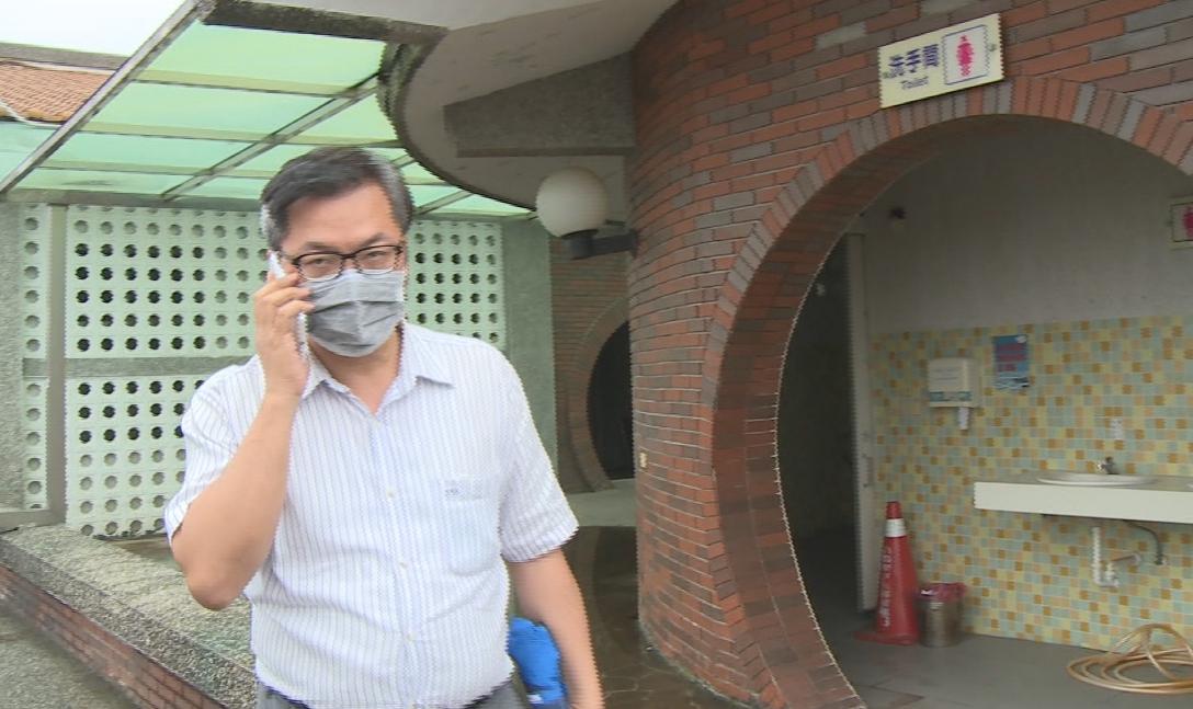 害死人的詹富盛醫師將被檢方依過失致死移送，上午在嘉義殯儀館露面，面對詢問，只是不斷點頭不語。
