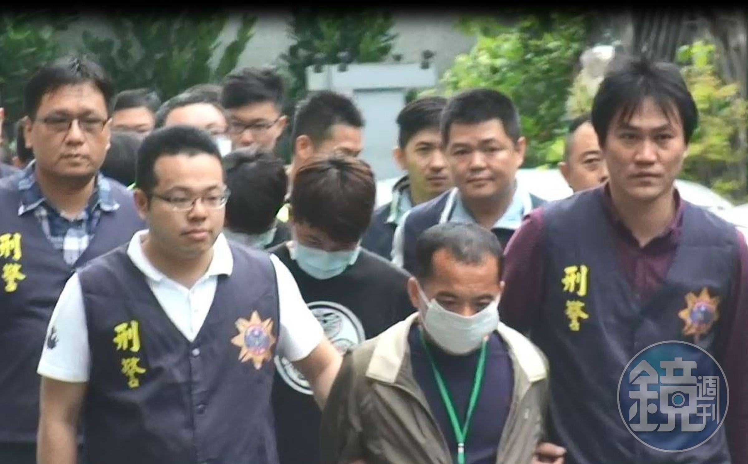 風飛砂幫橫行新竹，從事販毒、暴力討債等惡行。