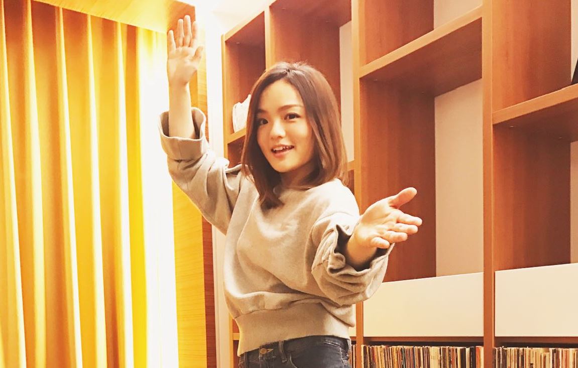 即將在小巨蛋開唱的徐佳瑩，先在愛最大頻道開出療傷歌單，邊哭邊唱發洩情緒超紓壓。