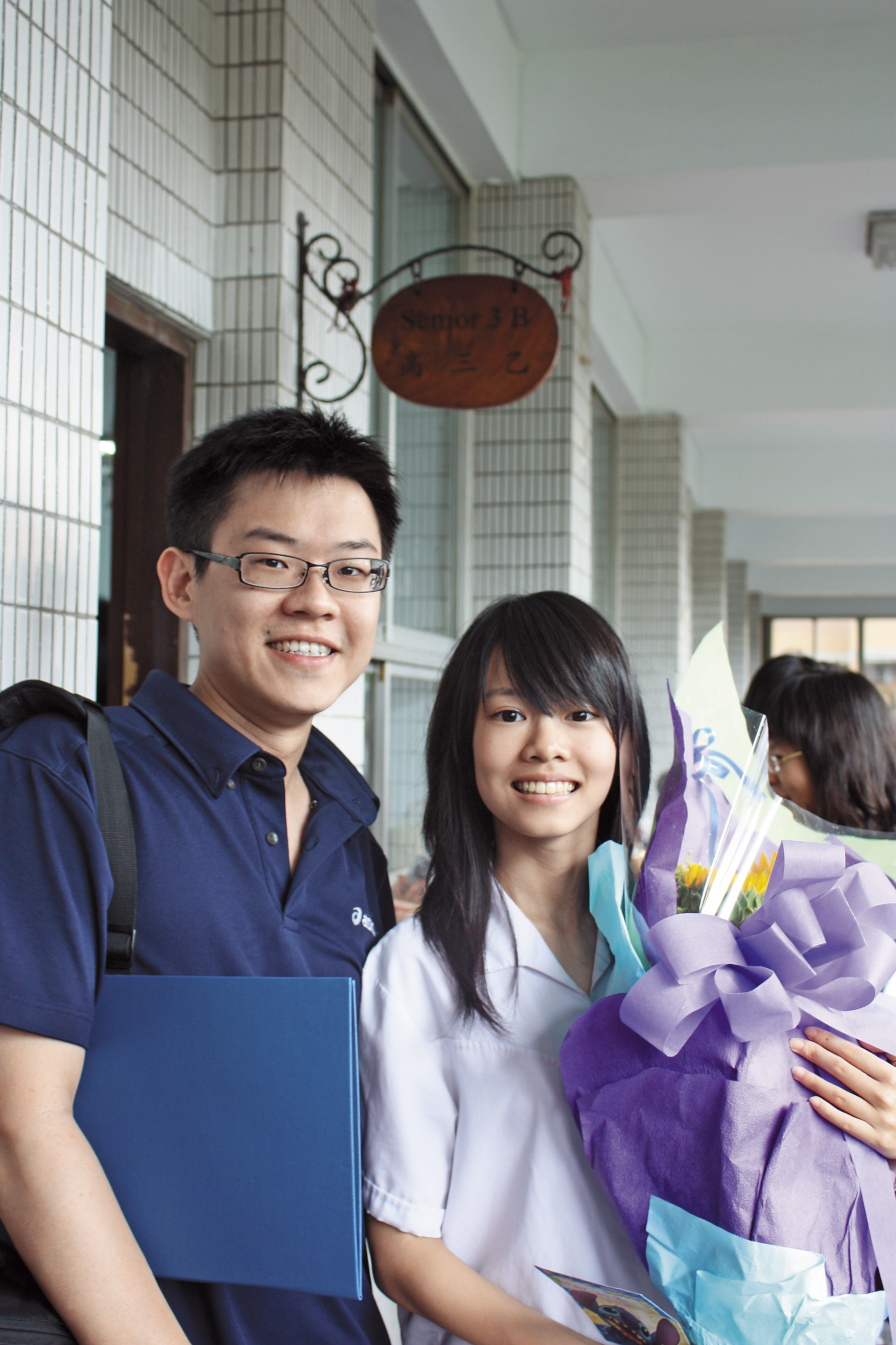 楊又穎高中畢業時，彭仁鐸也出席參加，大學畢業典禮也沒有缺席。（彭仁鐸提供）