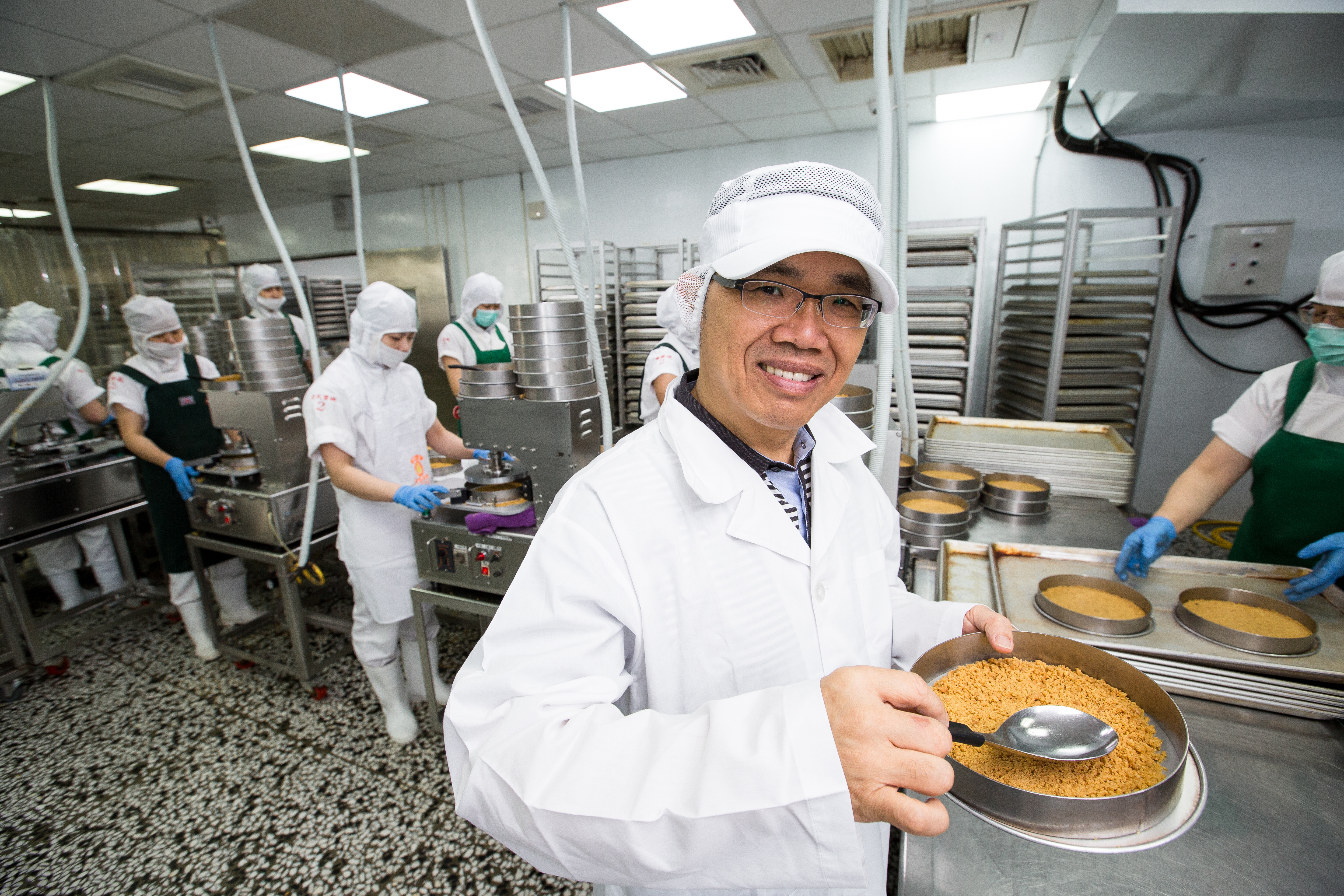 花蓮蛋糕名店提拉米蘇創辦人劉敏賢，31歲曾負債700多萬元，他不灰心，以平價蛋糕成功逆轉勝，不僅順利清償債務，1年還創造3億元營收。