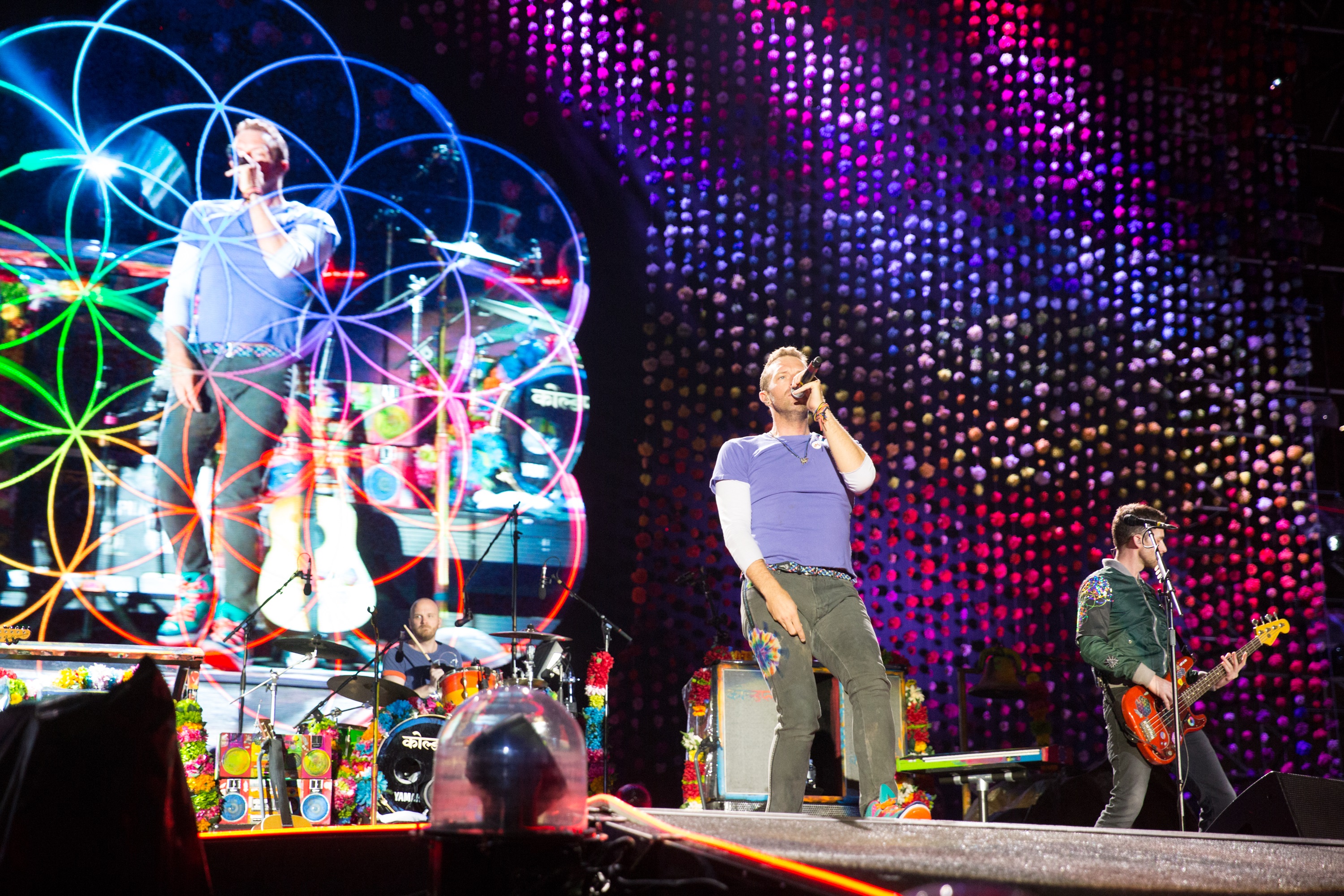 Coldplay的創作依然真摯動人,近幾年試著變化各種曲風,懂得尖銳一點,也懂得收藏。