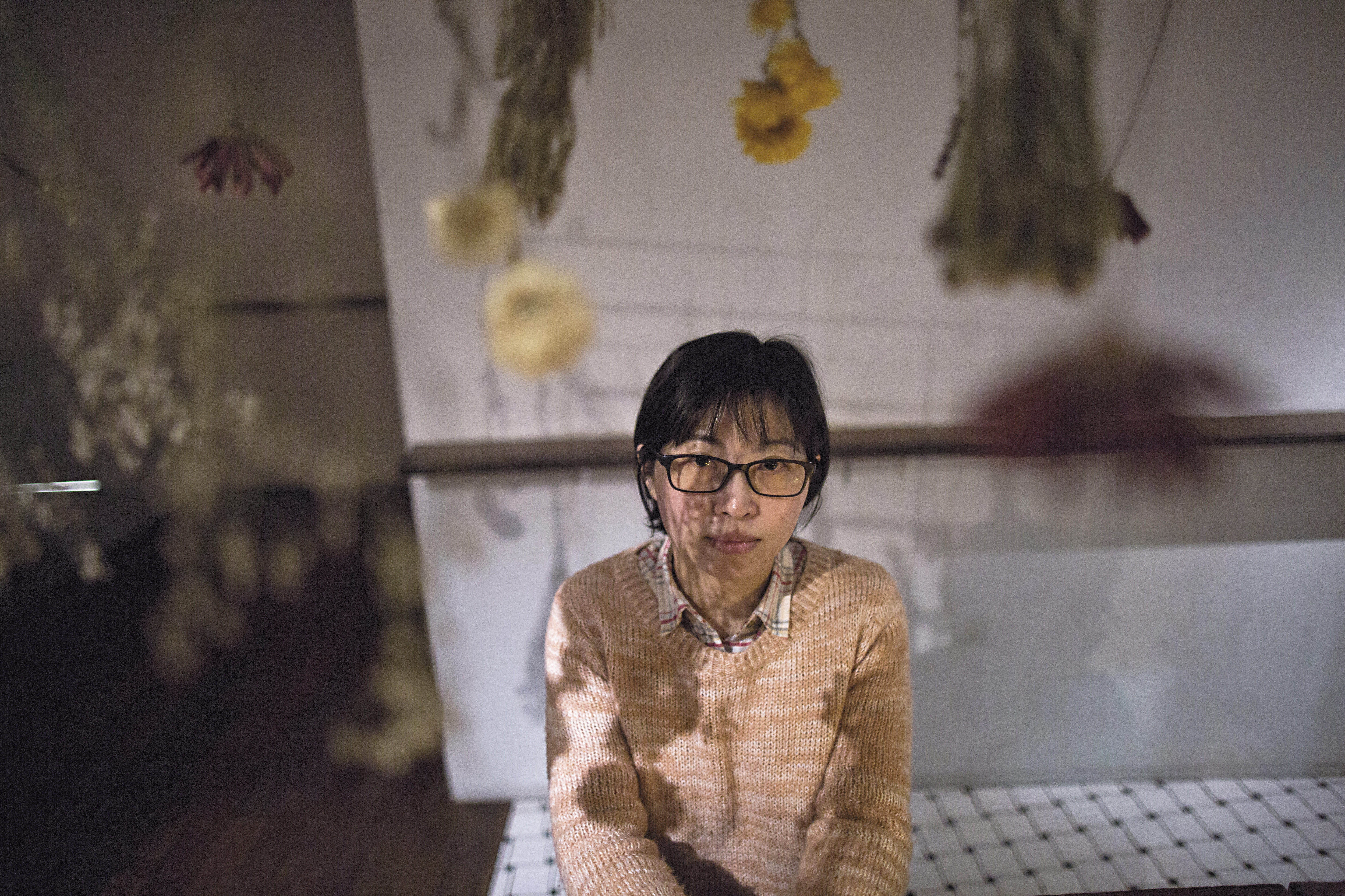 黃惠偵3年前與先生離婚，她說解開母女心結的人，不見得從此就能解開世上所有的結，情感是個相當複雜的結，她還在學習該如何編織與開解。