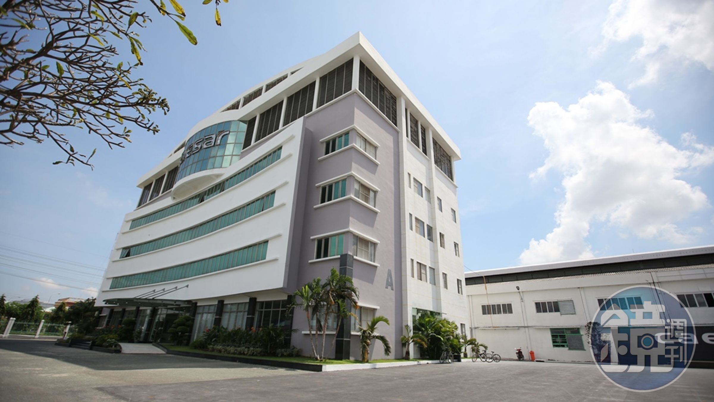 凱撒躲過513排華暴動，僅警衛室破了兩塊玻璃，圖為凱撒越南廠外觀。（凱撒提供）