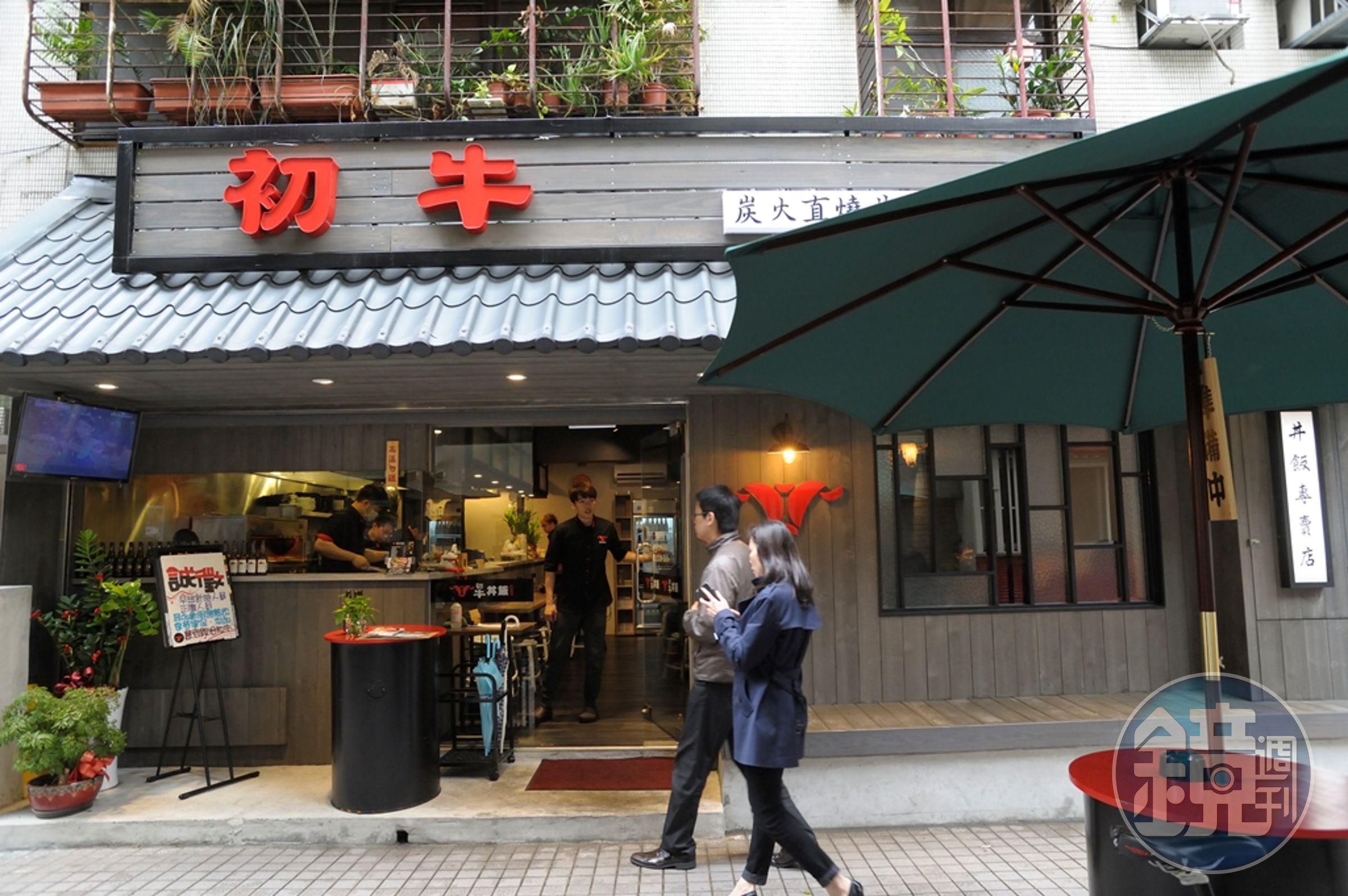 初牛內湖店靠近辦公大樓林立的瑞光路。