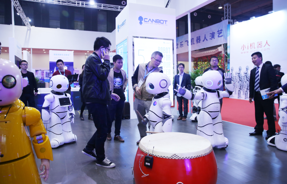 中國25年來全力推動機器人產業，目前已瓜分了全球27%的市場。圖為2016年北京世界機器人大會。（東方IC）