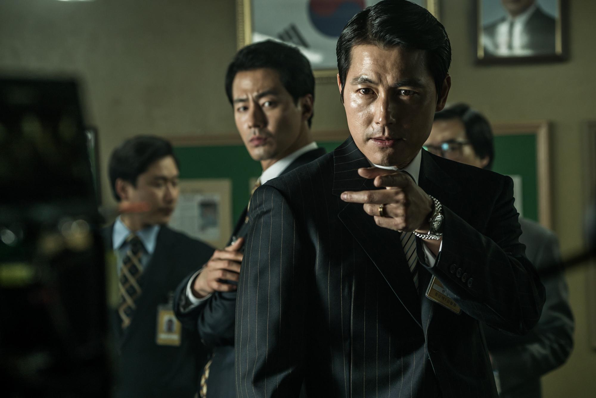 鄭雨盛（右一）得知與趙寅成合作非常滿意，「這樣的劇本不和他演，什麼時候還有機會呢？」