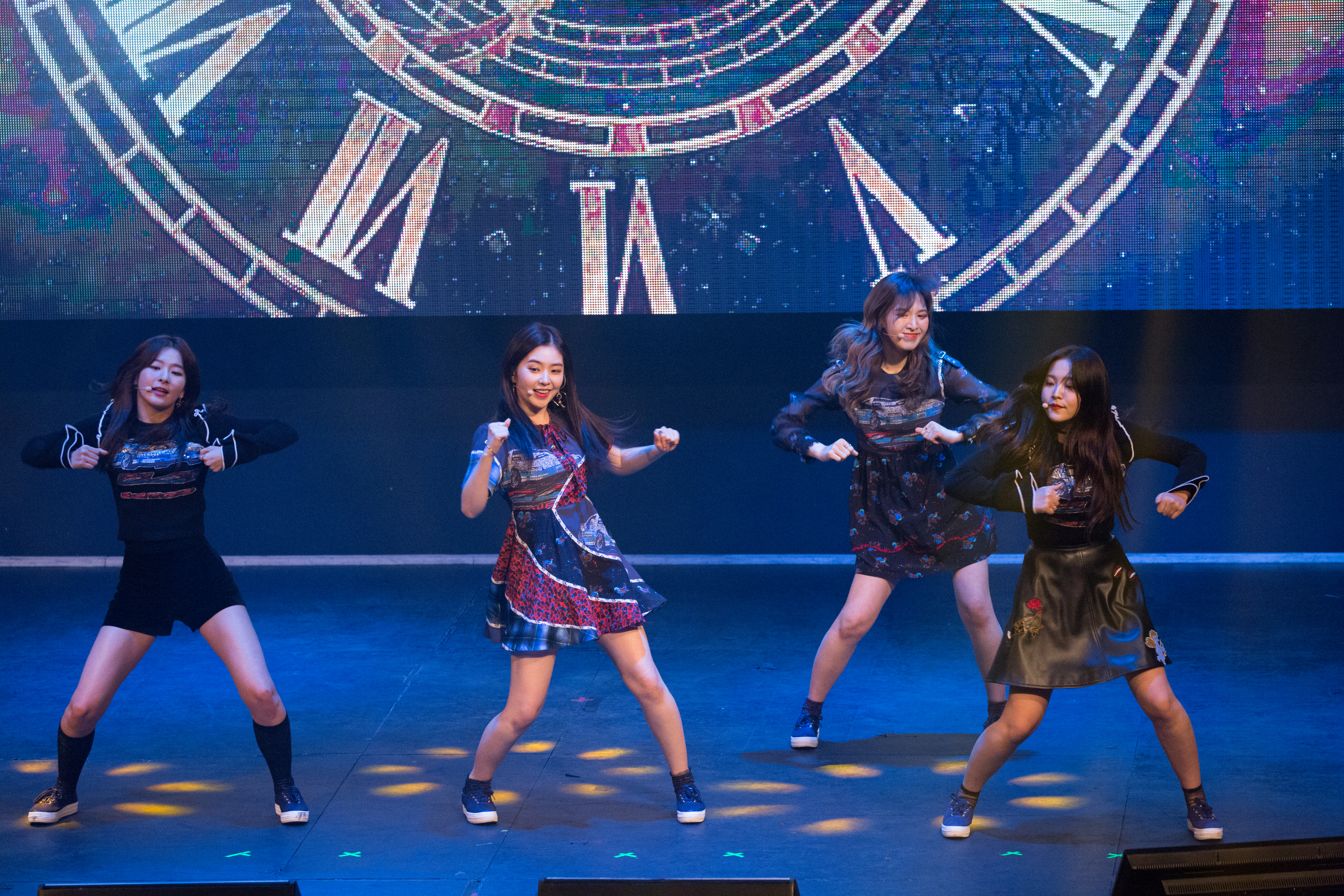 韓國女團Red Velvet首次在台灣舉行單獨公演，1,100張門票10分鐘秒殺，見證高人氣。