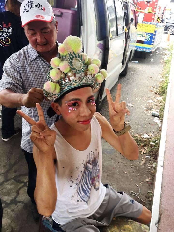 林進花了一小時畫成古裝。