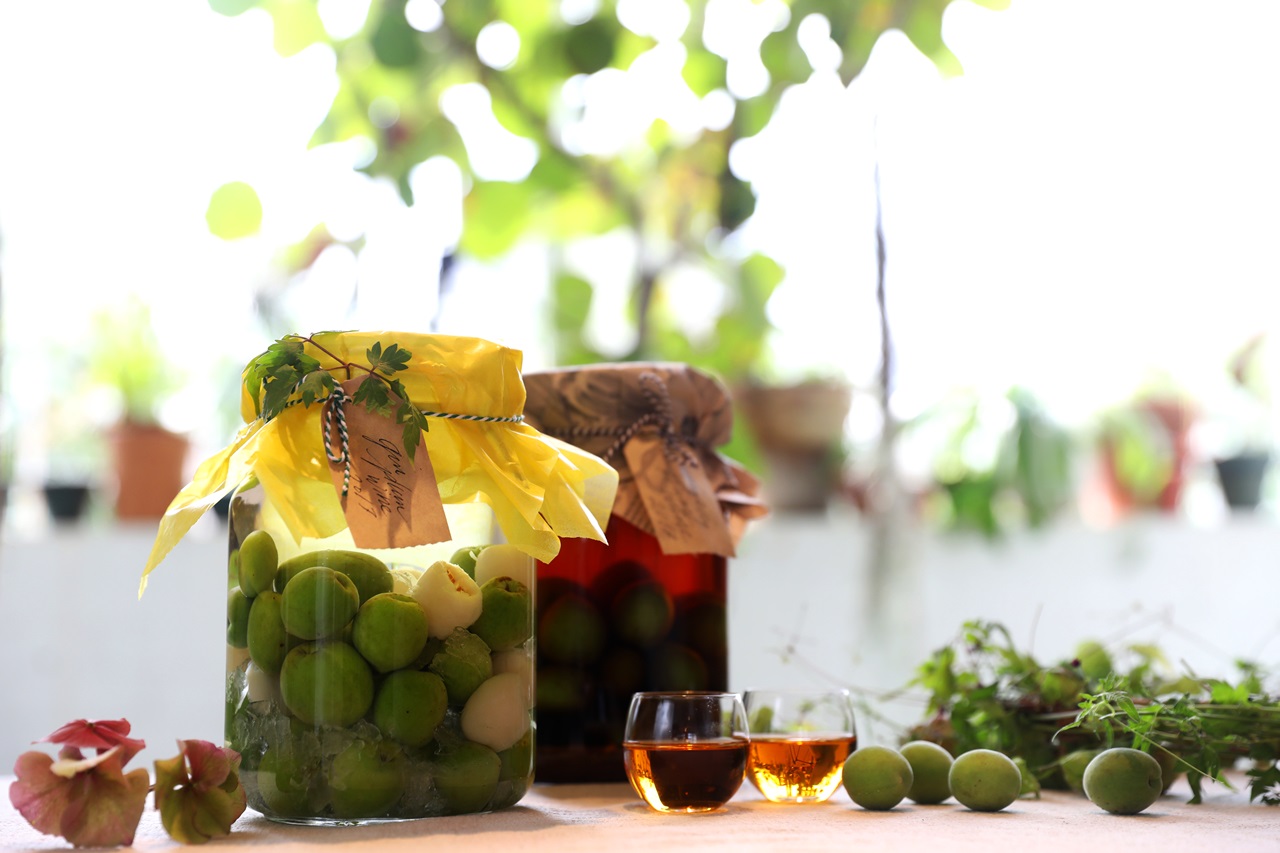 今年青梅季來遲了，動手釀梅酒，現在正是時候。