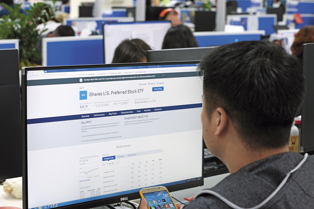 特別股雖名為股票，卻有固定收益的特質，以美國特別股ETF：iShares PFF為例，年報酬穩穩維持在5％以上。