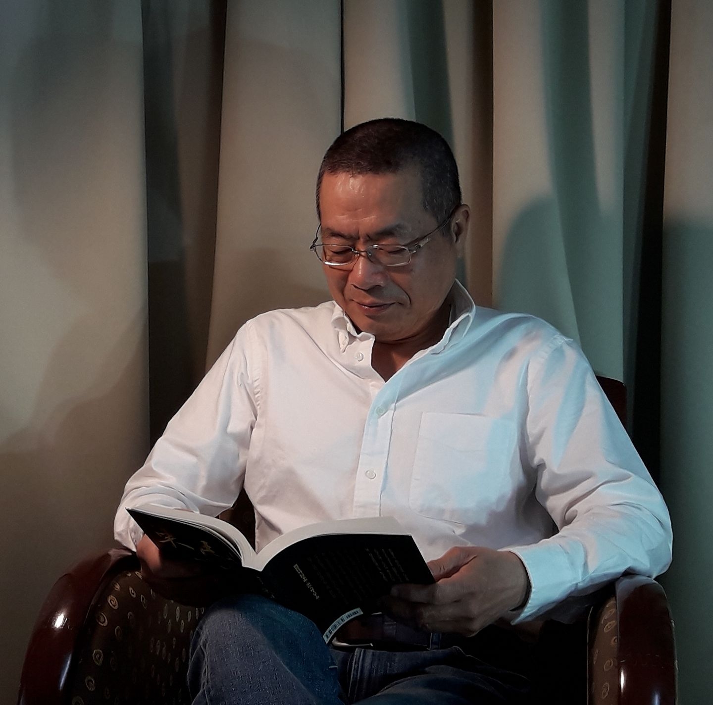 李承龍在臉書上承認：「不瞞大家說（鋸斷銅像的頭）是我做的。」