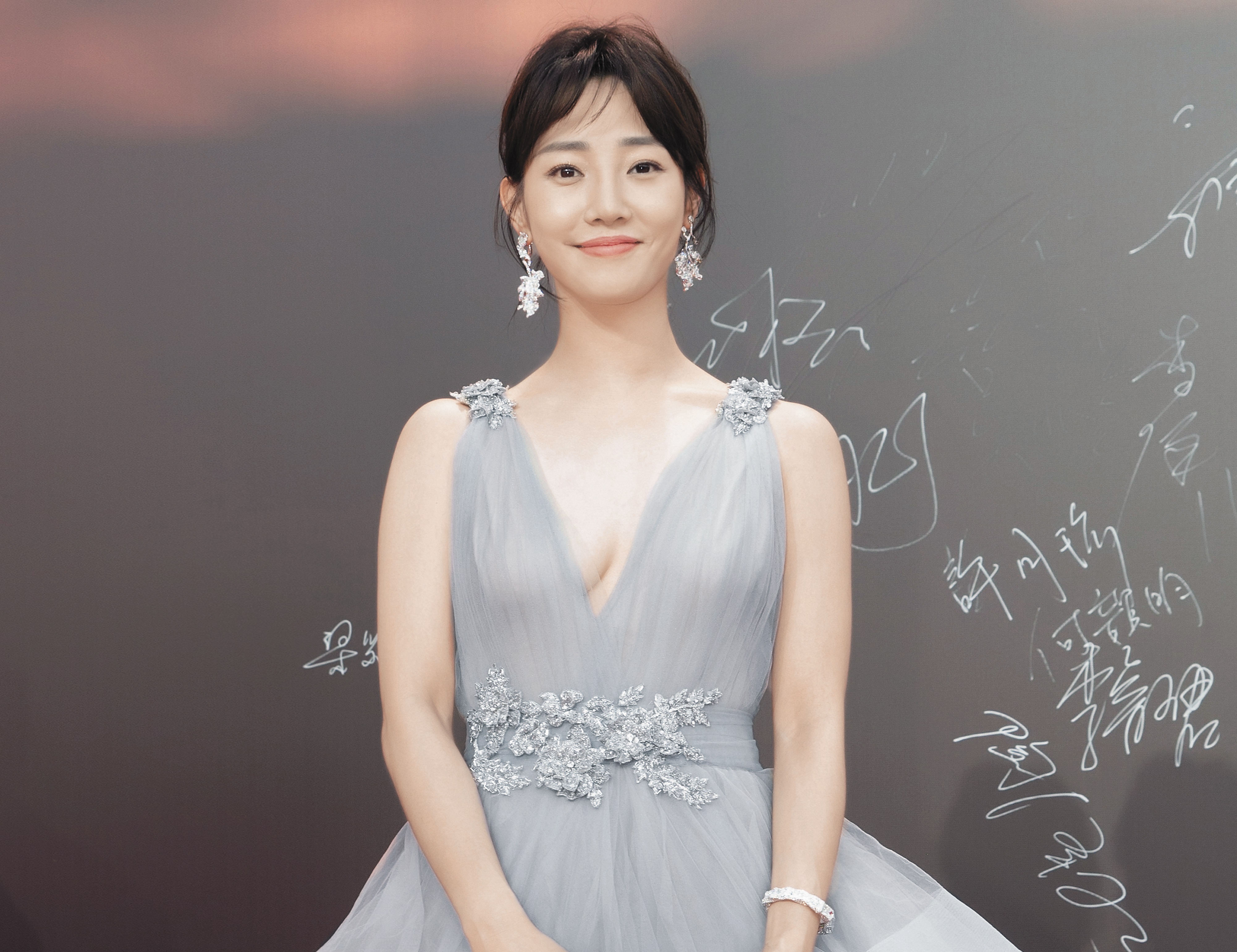 白百何和男模張愛朋爆不倫，人氣女星形象崩毀，聲勢大受影響。（翻攝自白百何工作室）