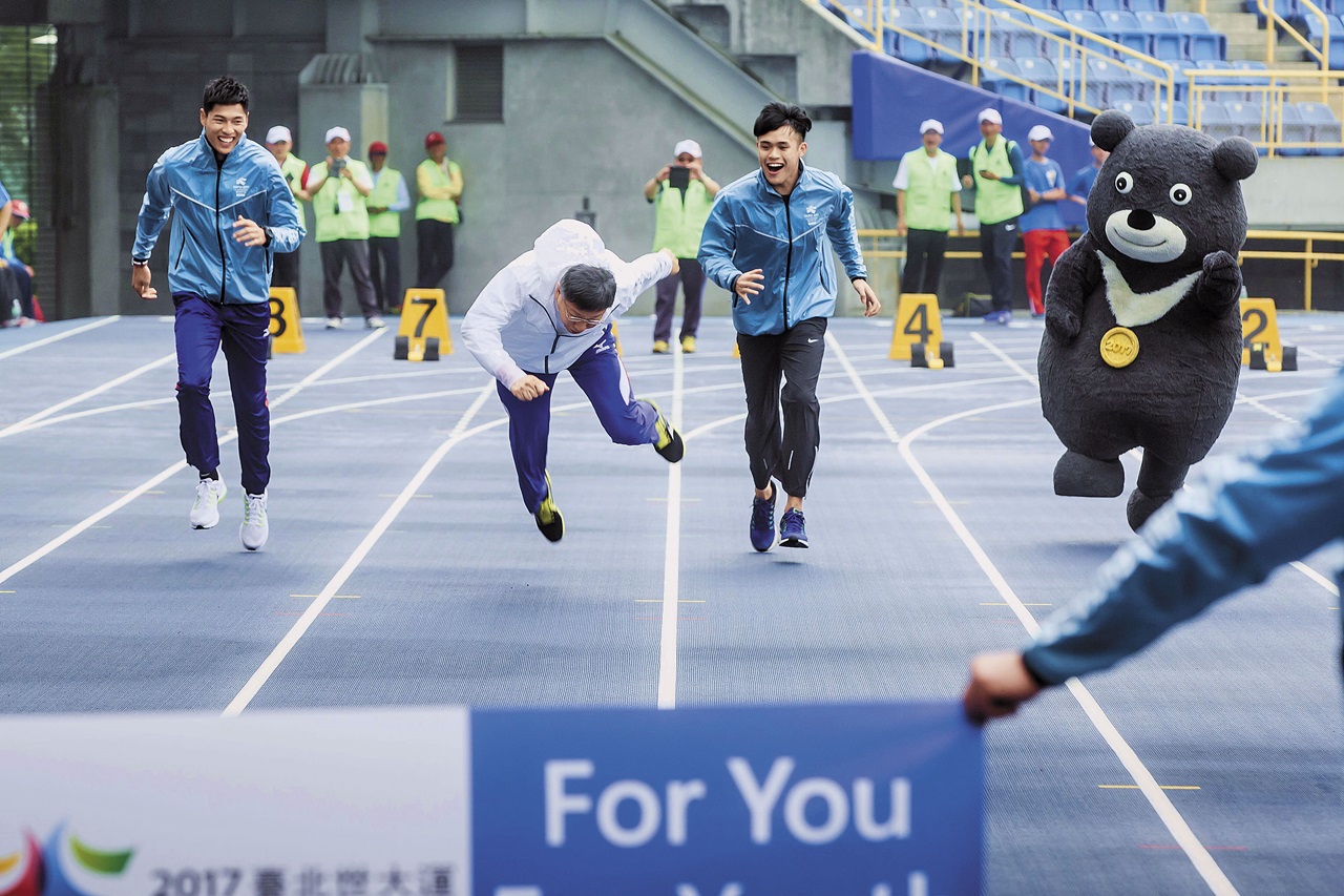 【柯P挨罰妻買單】柯P糗摔忍痛2週　陳佩琪疑劇痛不單純