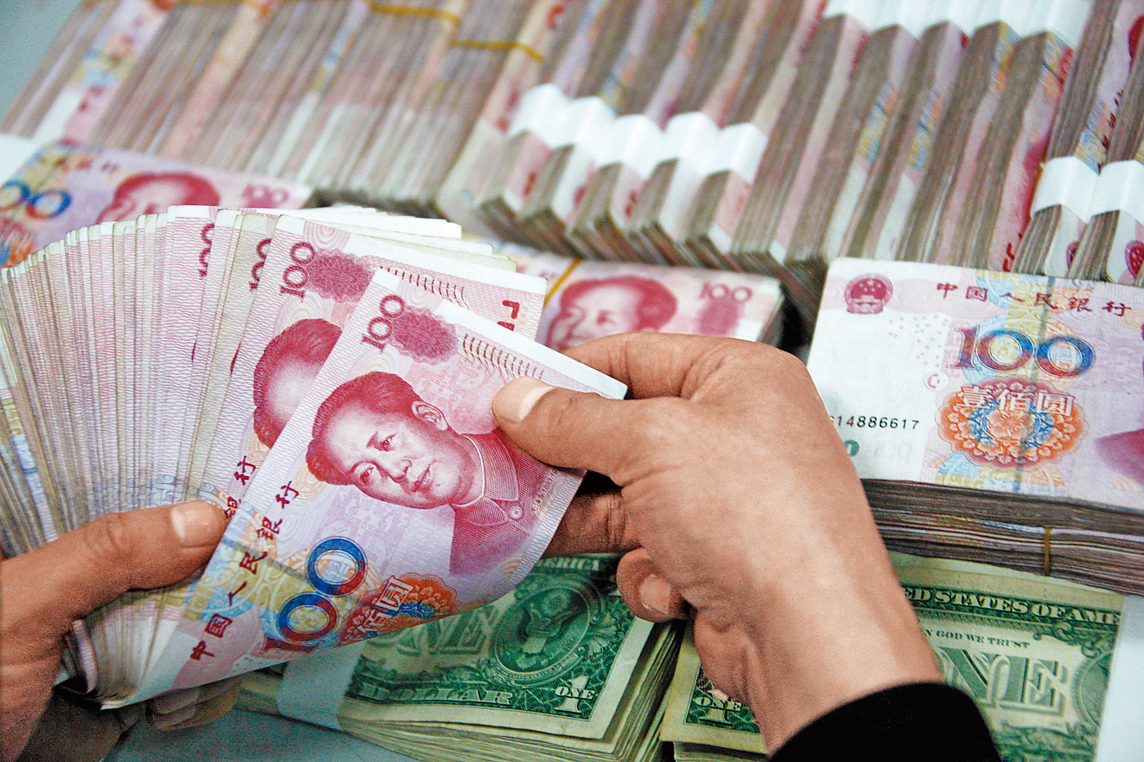 中國針對外企從寬到嚴的投資規範，讓台商私下直呼，「生意越來越難做」。