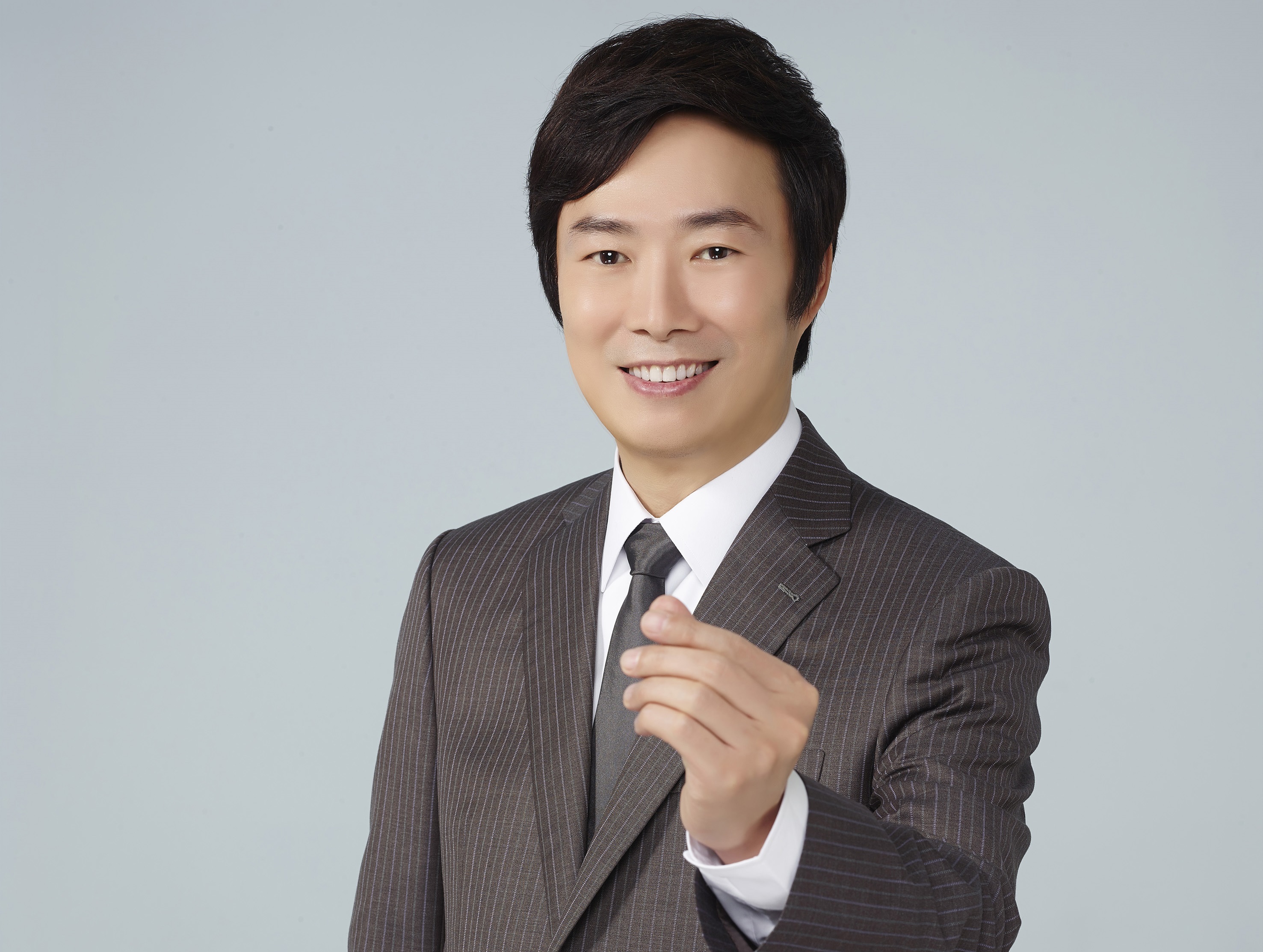 費玉清宣布演唱會再加場，首次站上小巨蛋就連開4場，打平好友江蕙紀錄。