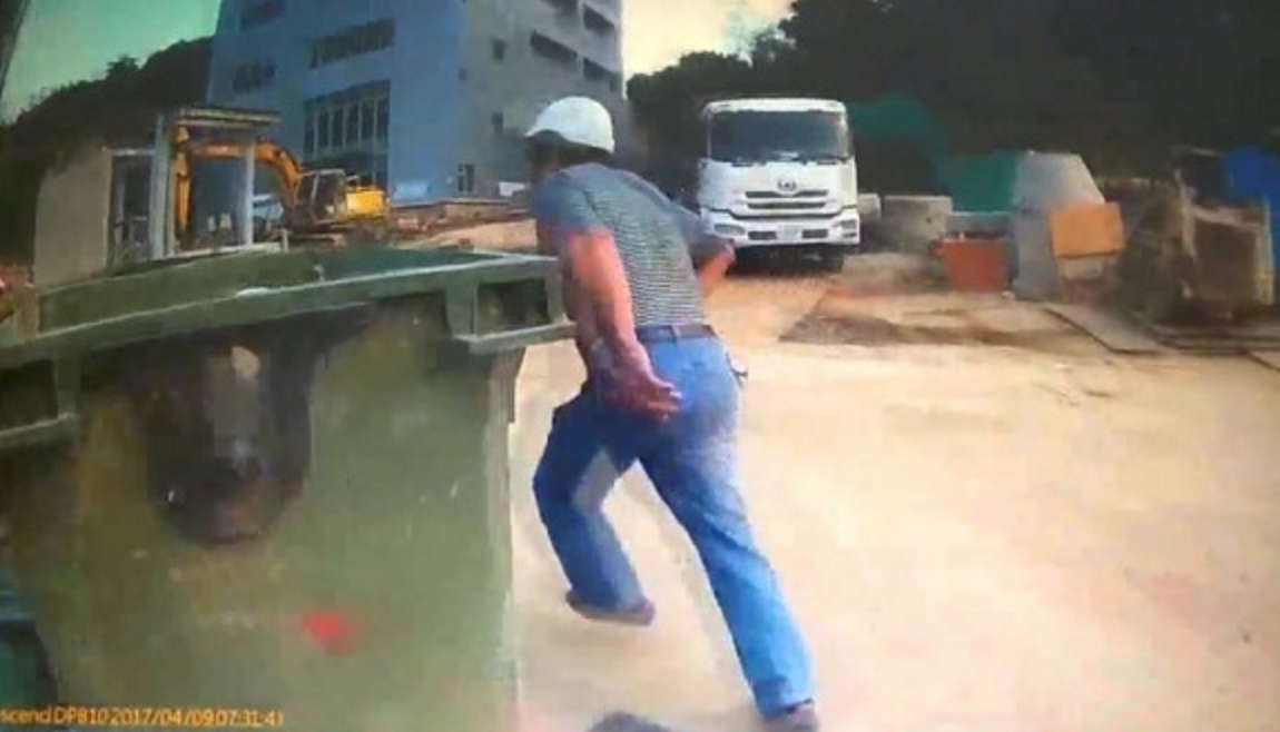 謝男一開始還假意配合受檢，但隨後他就趁員警分神之際逃跑，消失在黑暗的地下室中。