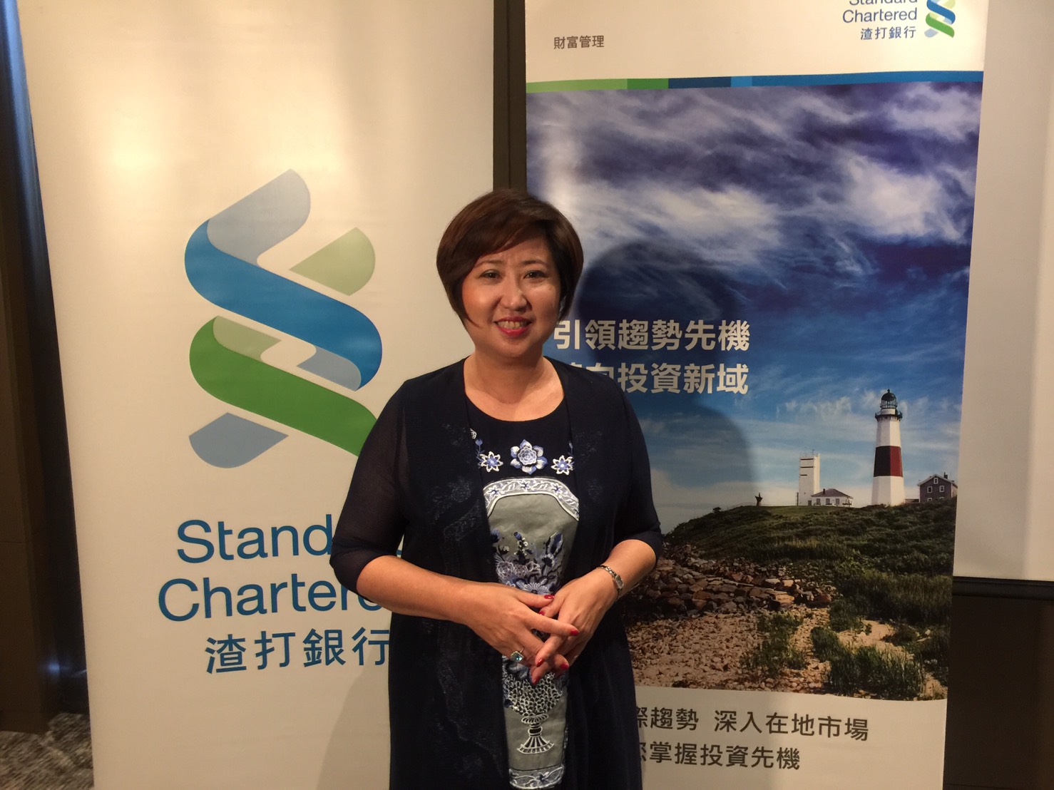 渣打銀行財富管理處負責人傅敏儀說，黃金在每盎司1,300美元會有壓力。
