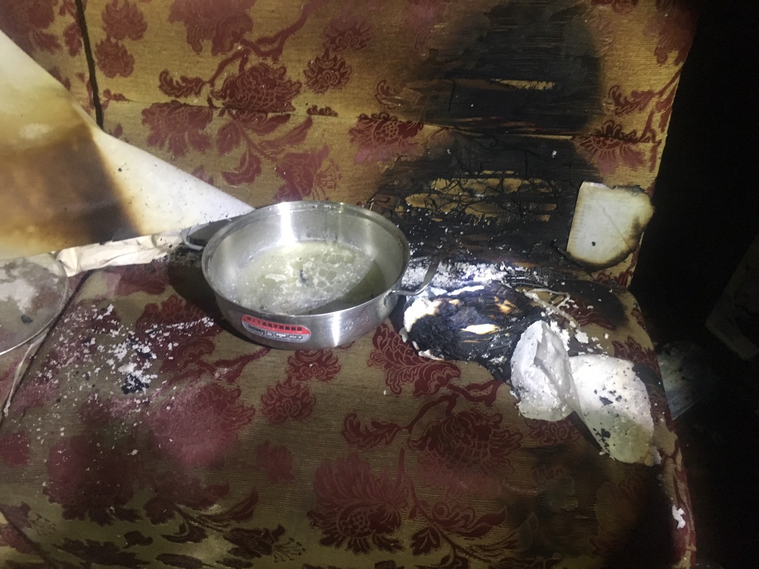 新莊公寓火警，意外燒出毒品製作處。