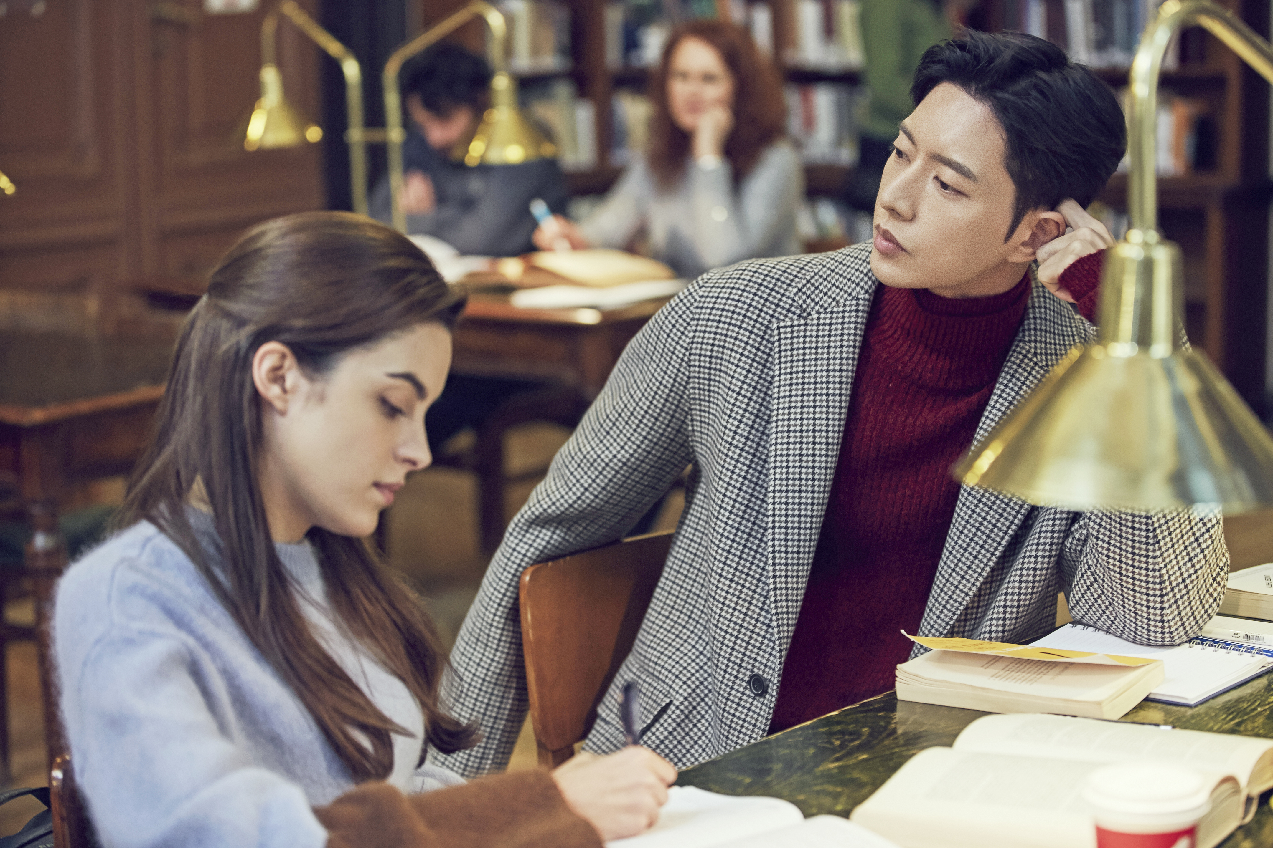 《Man x Man》採先拍後播方式製作，並遠赴匈牙利取景拍攝。