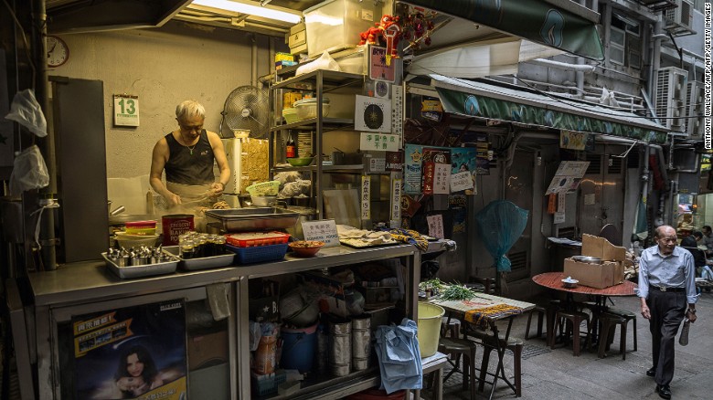 米其林美食指南為了香港美食而特別把街頭路邊攤列入評等項目。（CNN網站）