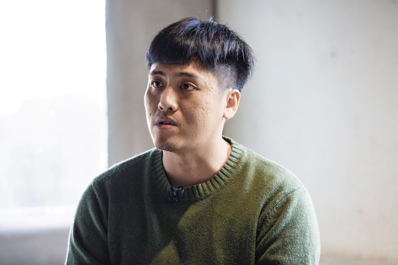 31歲的勒嘎.舒米,說話方式不疾不徐,跟母親有些近似,被問到父母離異帶來的陰影,也能夠坦然對答。