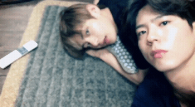 防彈少年團V和朴寶劍（右）一起到濟州島度假，朴寶劍公開出遊影片。（截圖自影片）