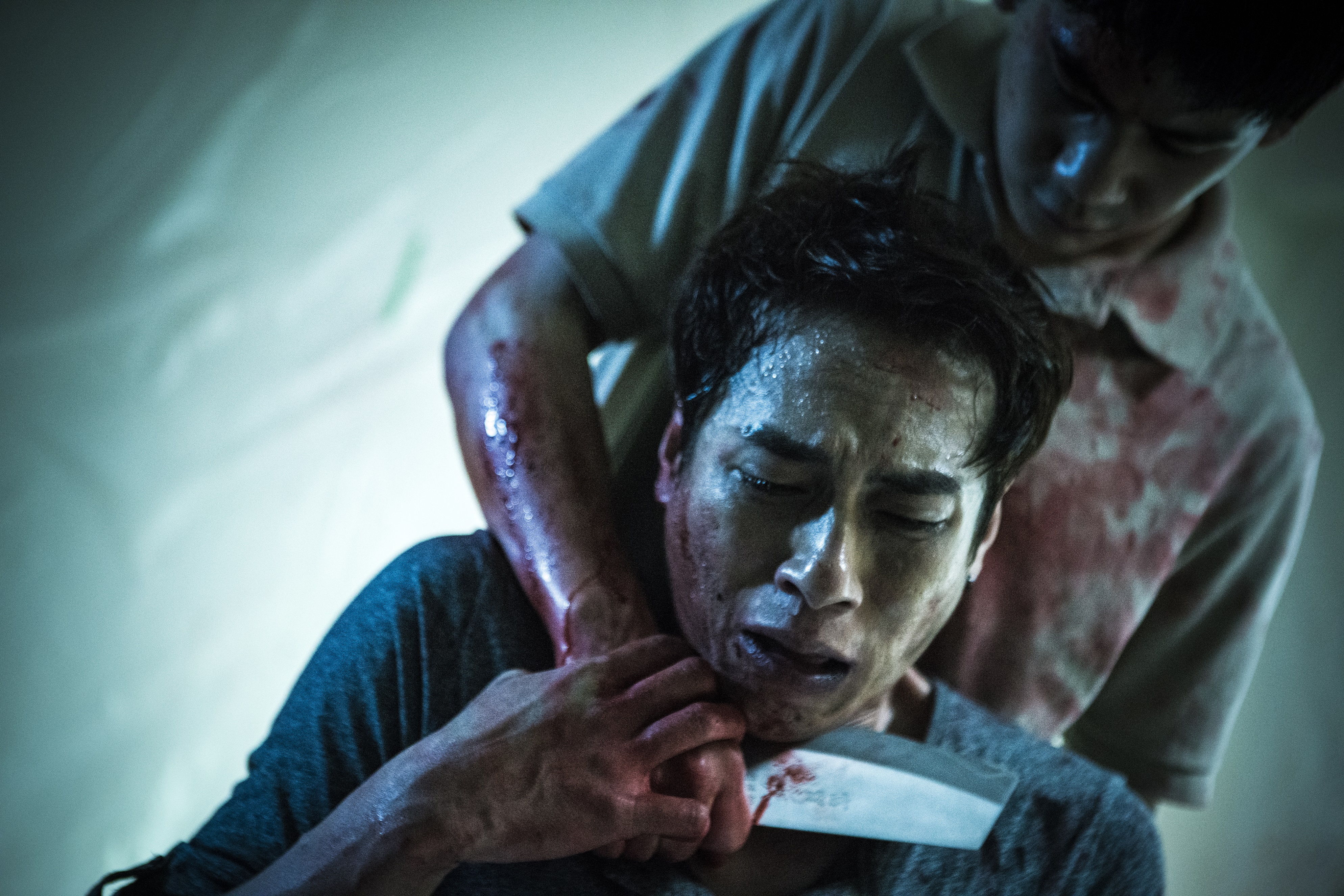 莊凱勛與李淳(後)的打鬥戲很寫實。