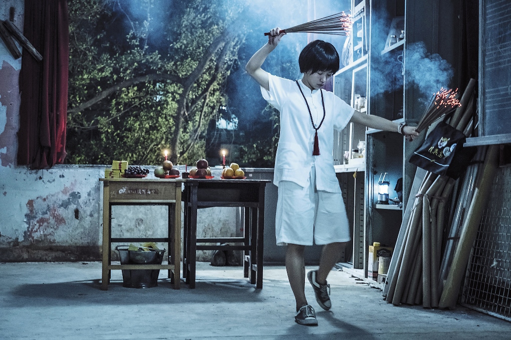 由郭書瑤主演的劇集《通靈少女》，播出後口碑、收視率都創佳績，觀眾也集氣催生第二季。（HBO Asia提供）