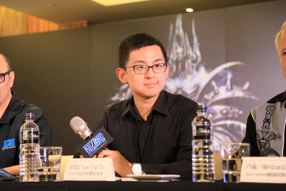 台中市政府新聞局長卓冠廷（圖），今日下午與立委洪慈庸赴戶政事務所登記結婚。
