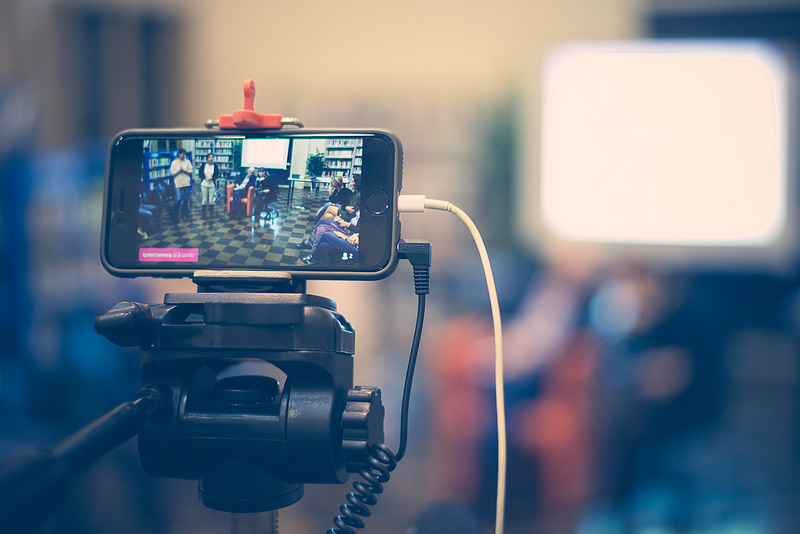 手遊和以手機直播也成直播重要發展趨勢。（圖／網路）