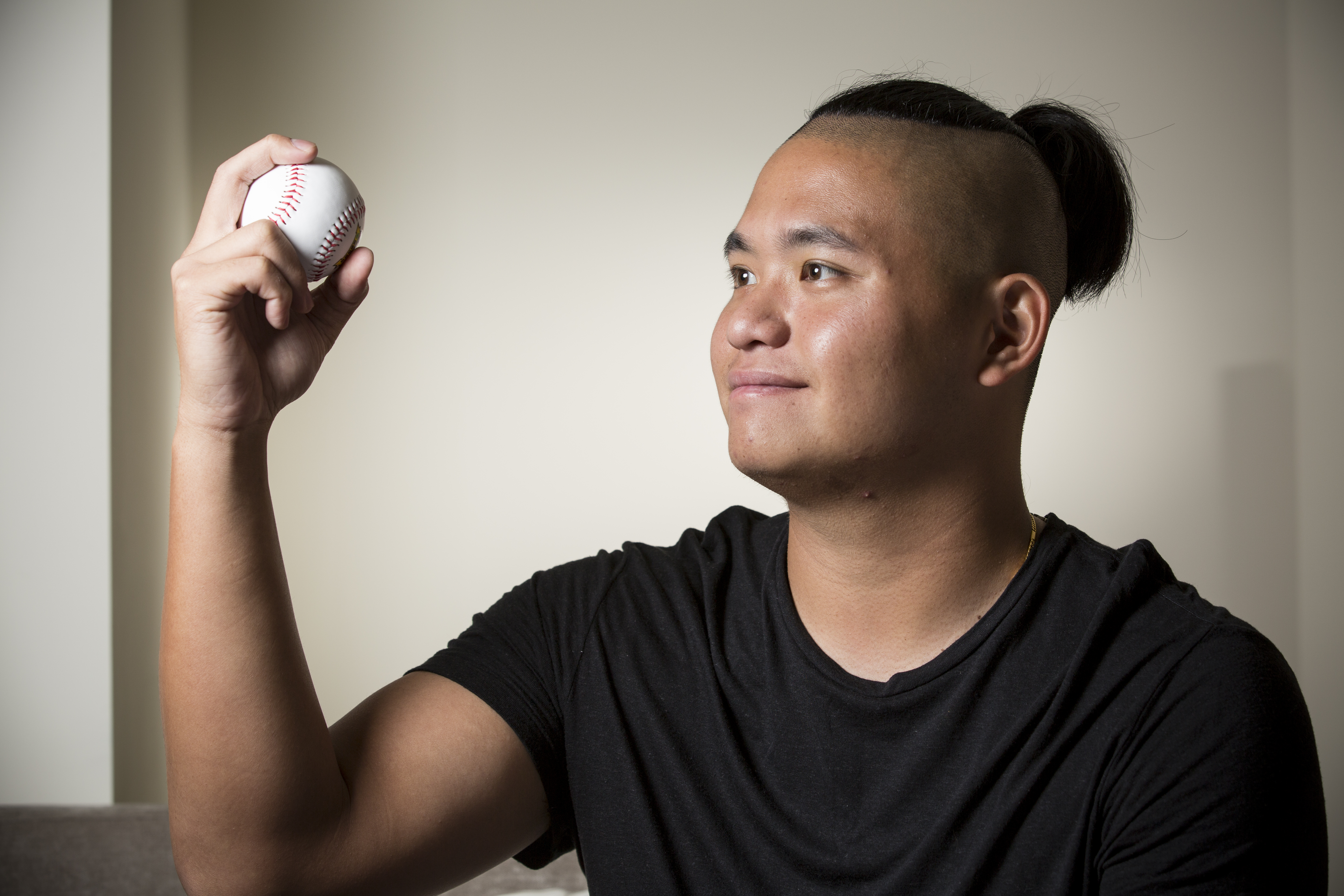 胡智為渾身是膽，時時以「不要怕，不要悔」告誡自己，果斷朝夢想前進。