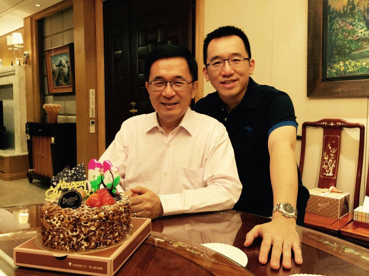 前總統陳水扁（左）與兒子陳致中（右）。（翻攝陳致中臉書）