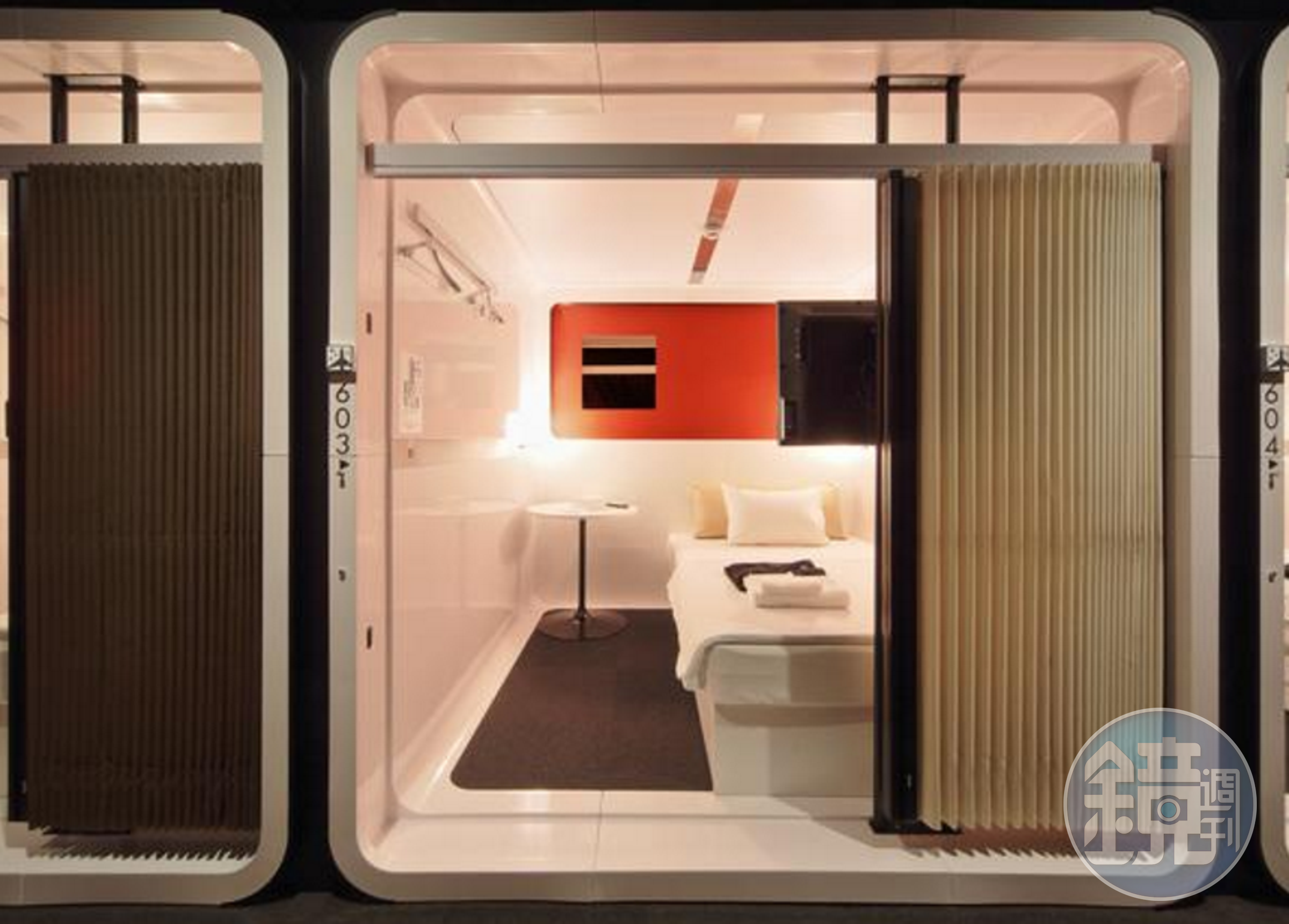 日本新型的膠囊旅館走時尚風。（截自booking.com）