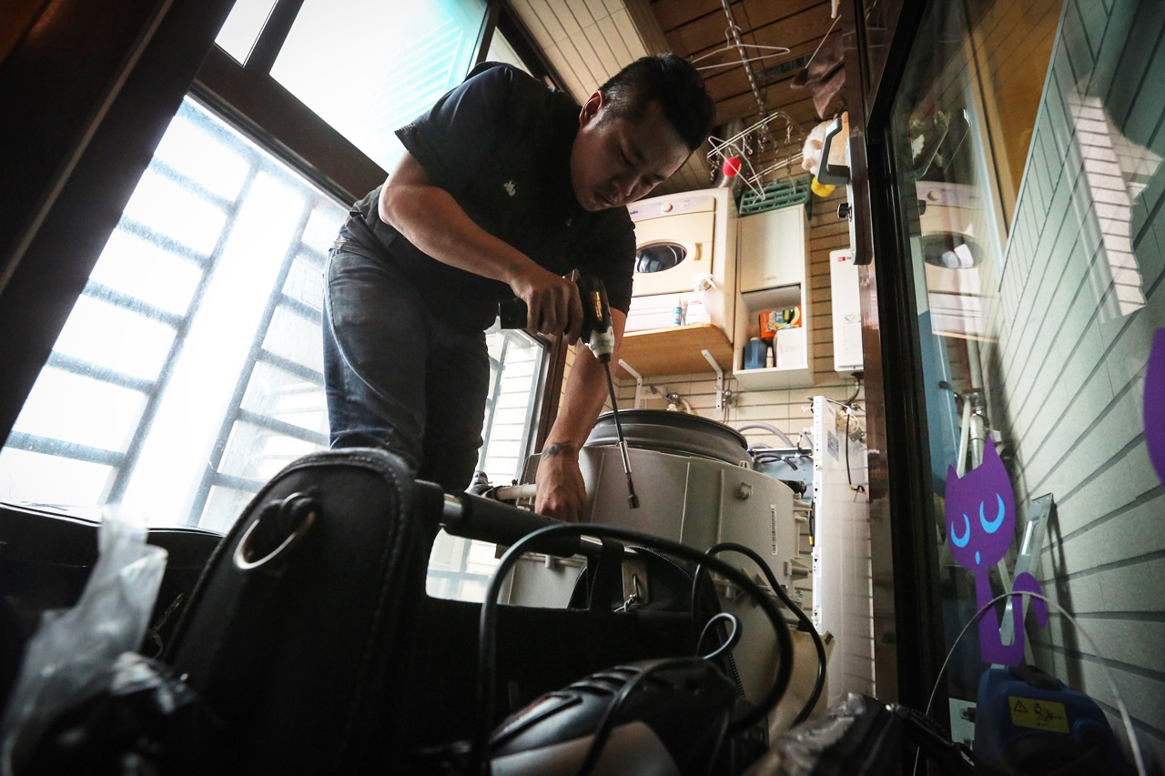 清洗達人羅緯文說，想要延長洗衣機壽命和保持清潔，平時的保養相當重要。