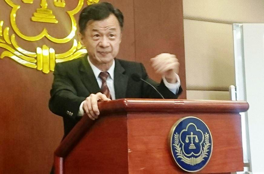 法務部長邱太三親自主持記者會，犯罪被害人保護協會董事長王添盛及保護司長羅榮乾也列席參加。