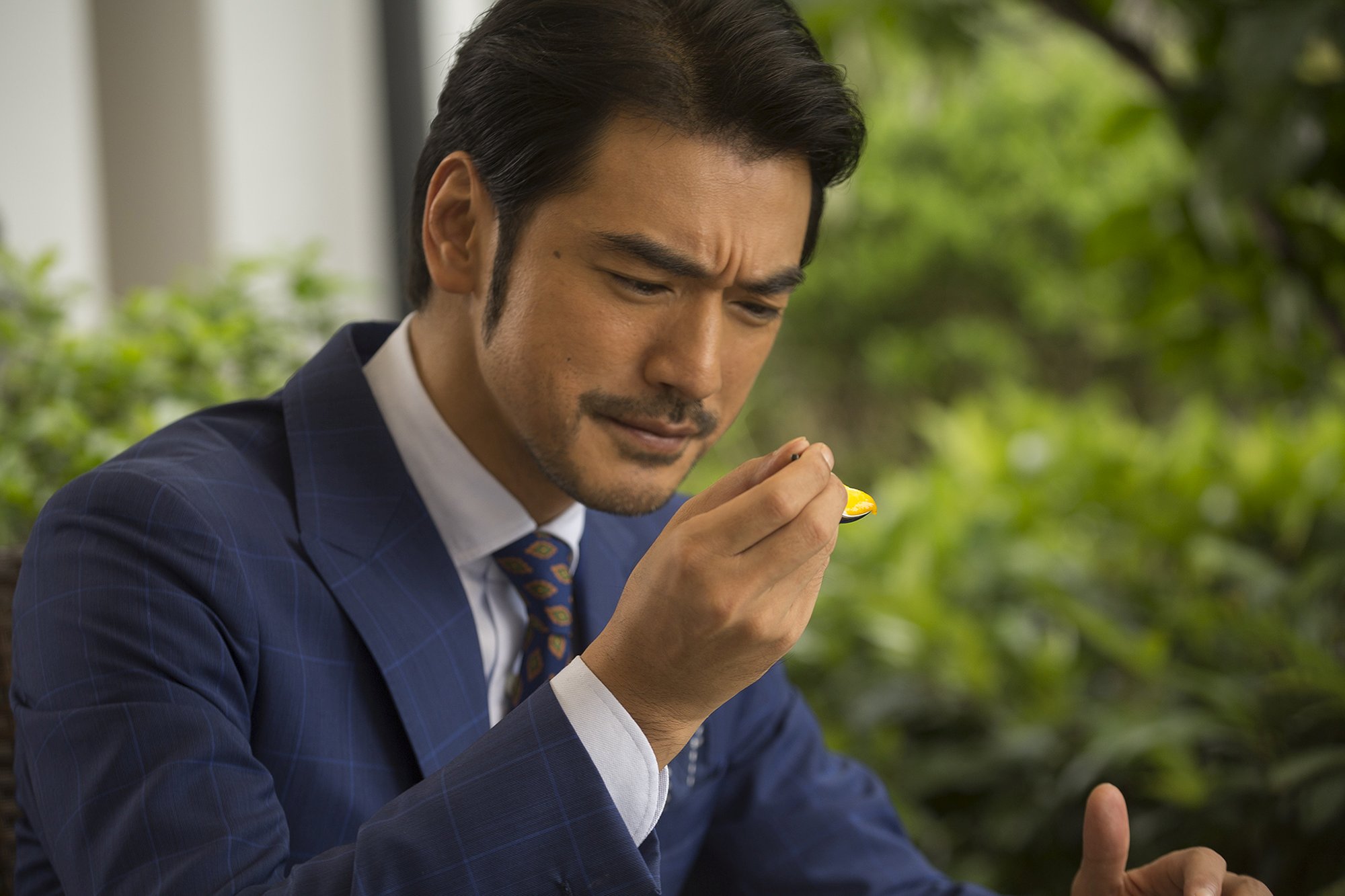 金城武變成吃貨,在《喜歡你》中連吃東西都好帥。