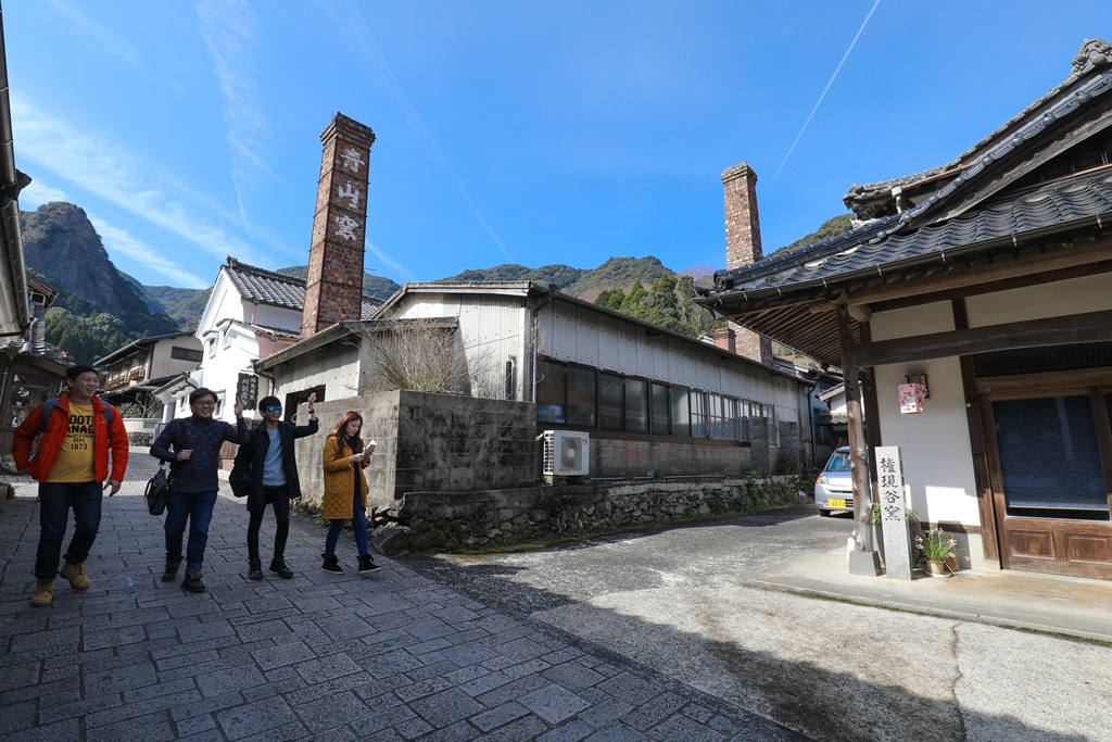 位在伊萬里的「大川內山」是個雲霧繚繞的小山城。