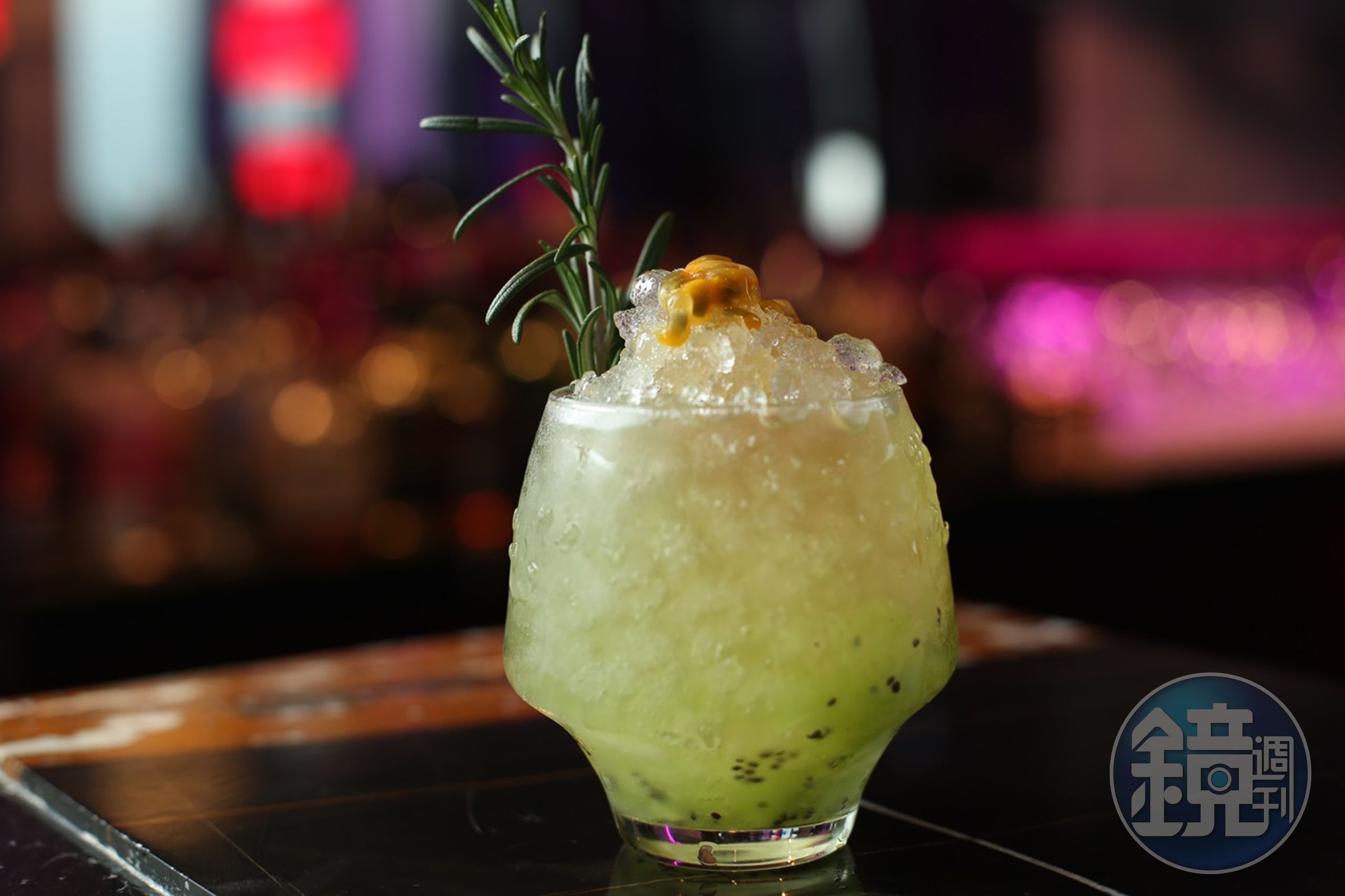 以白酒、蜂蜜、奇異果製成的「Summer Breeze」（450元／杯）