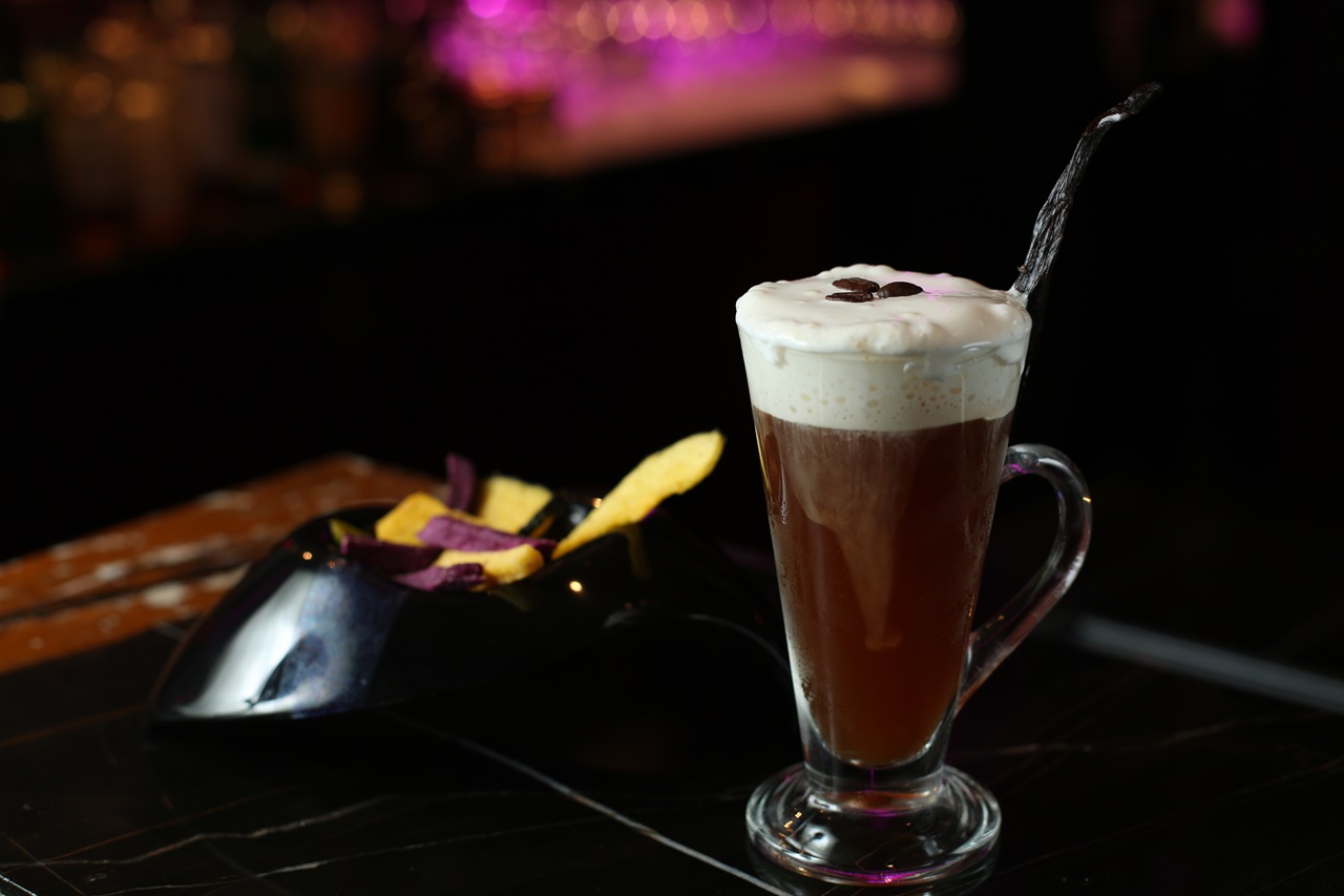 以波本威士忌加入濃縮咖啡的「Maker’s Macchiato」（500元／杯）